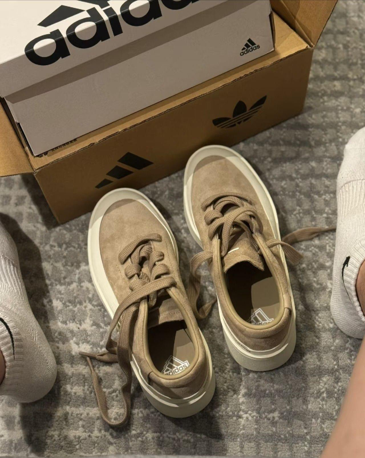 褪去繁杂，adidas Labcourt重塑低饱和穿搭标准答案！！！