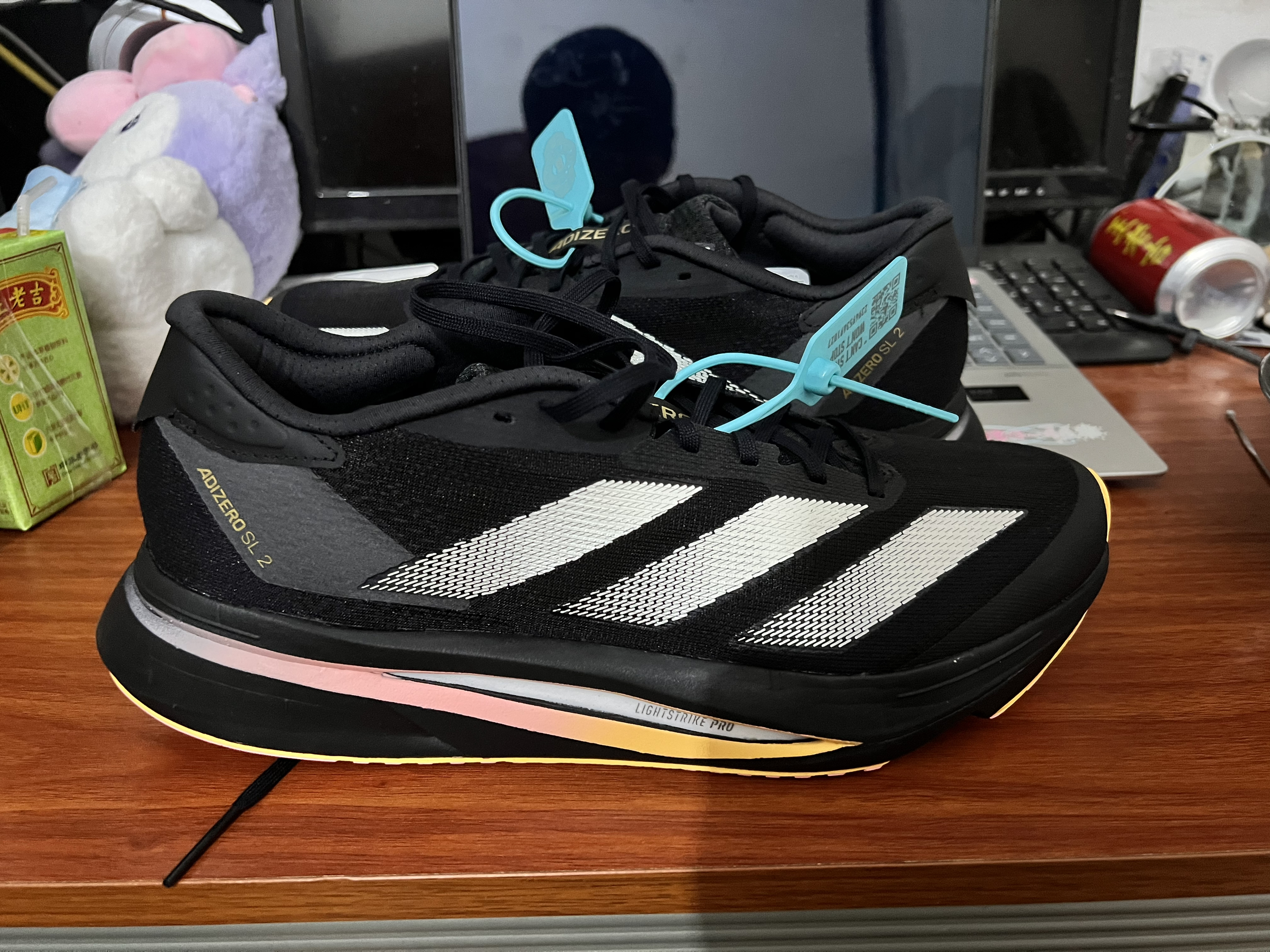 很帅很舒服Adizero SL2轻量回弹