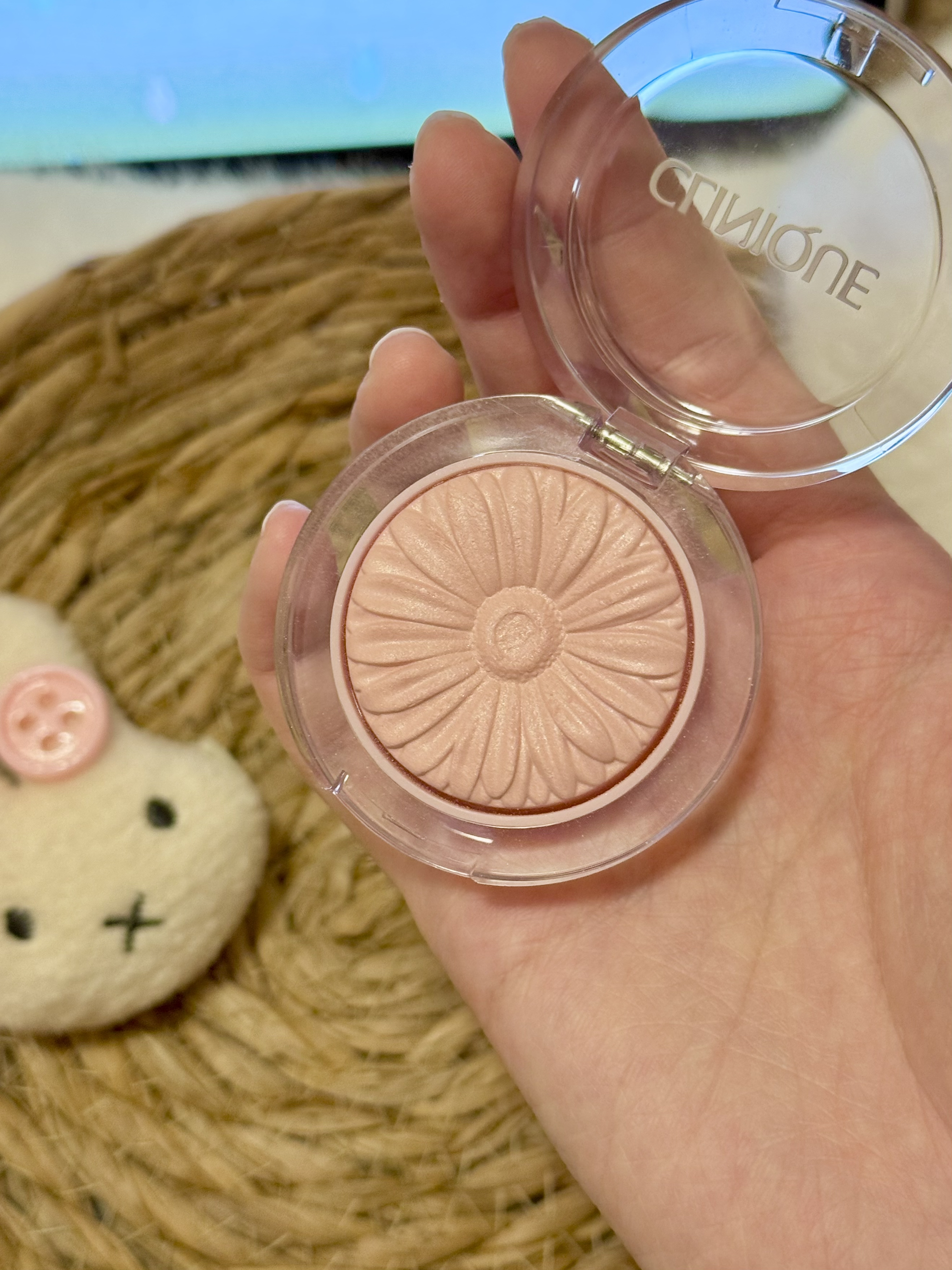 倩碧小雏菊21｜仙女粉膨胀色，面中嘭起来✨