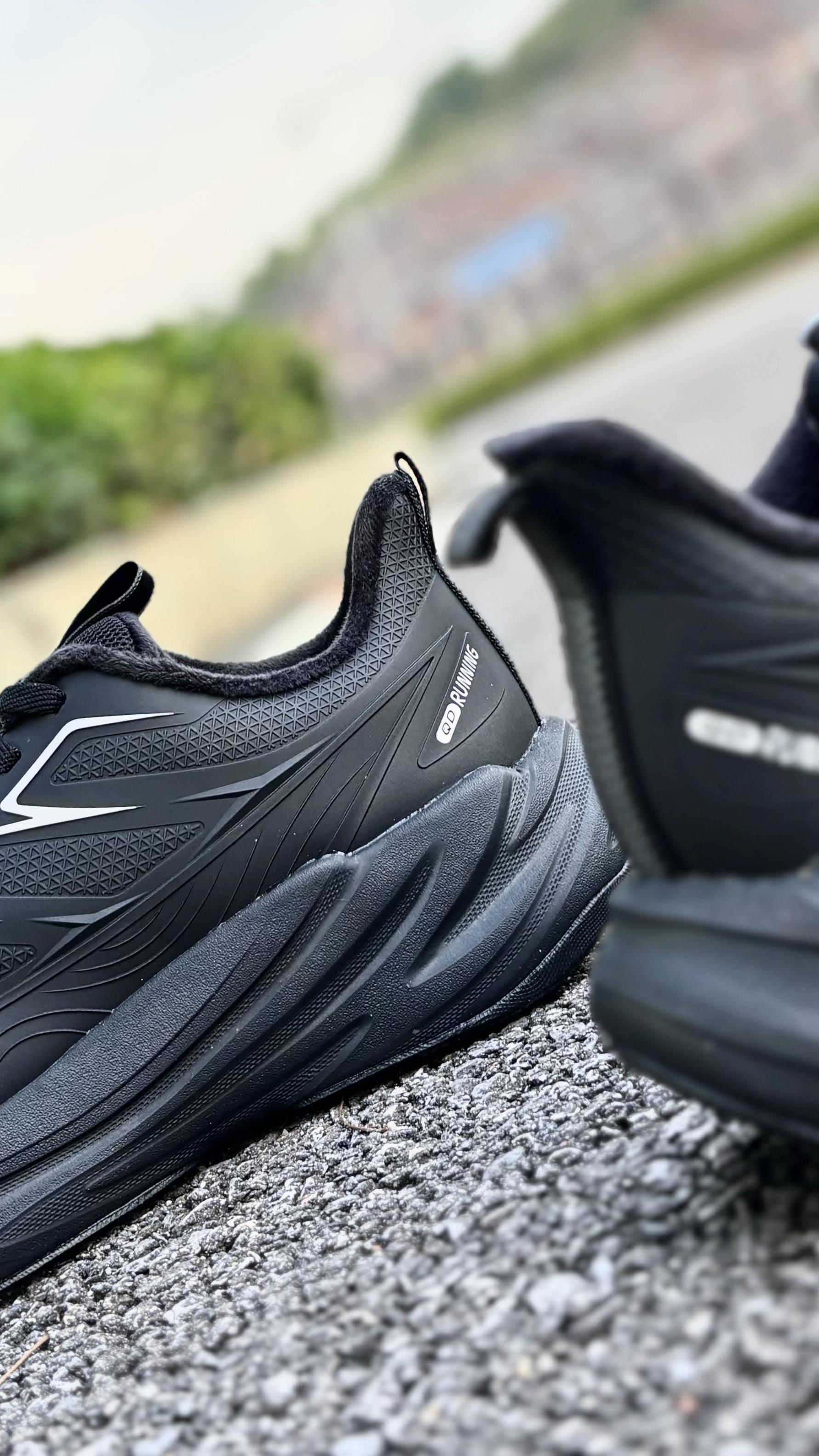 内里加绒搭配防泼水👟秋冬跑鞋一步搞到位‼️
