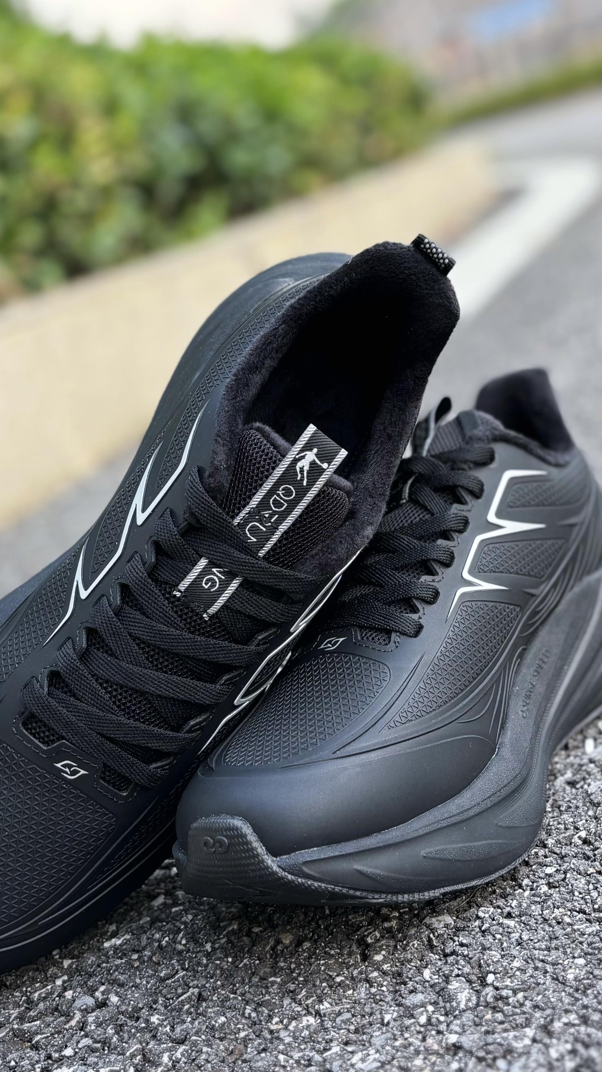 内里加绒搭配防泼水👟秋冬跑鞋一步搞到位‼️