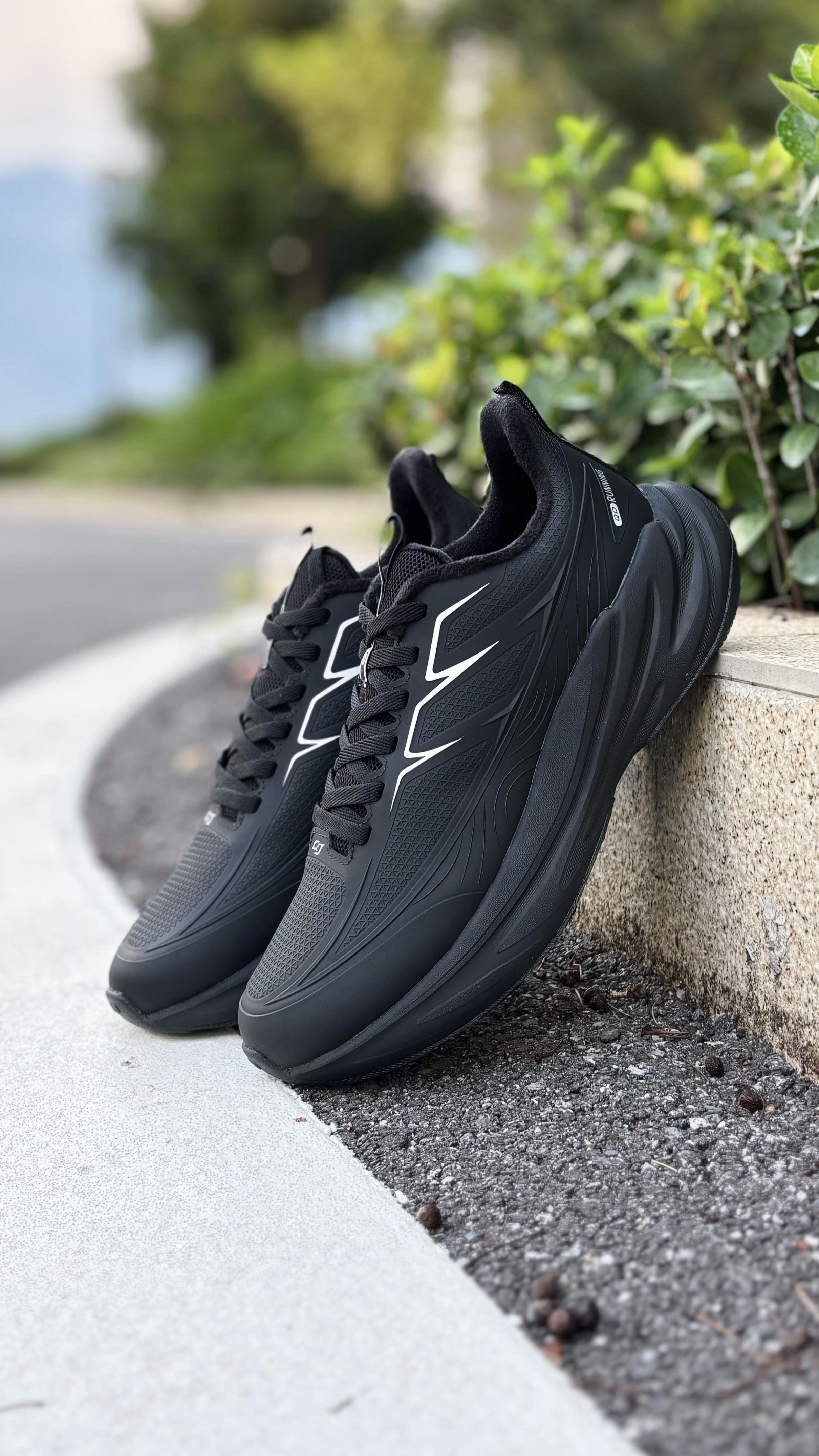 内里加绒搭配防泼水👟秋冬跑鞋一步搞到位‼️