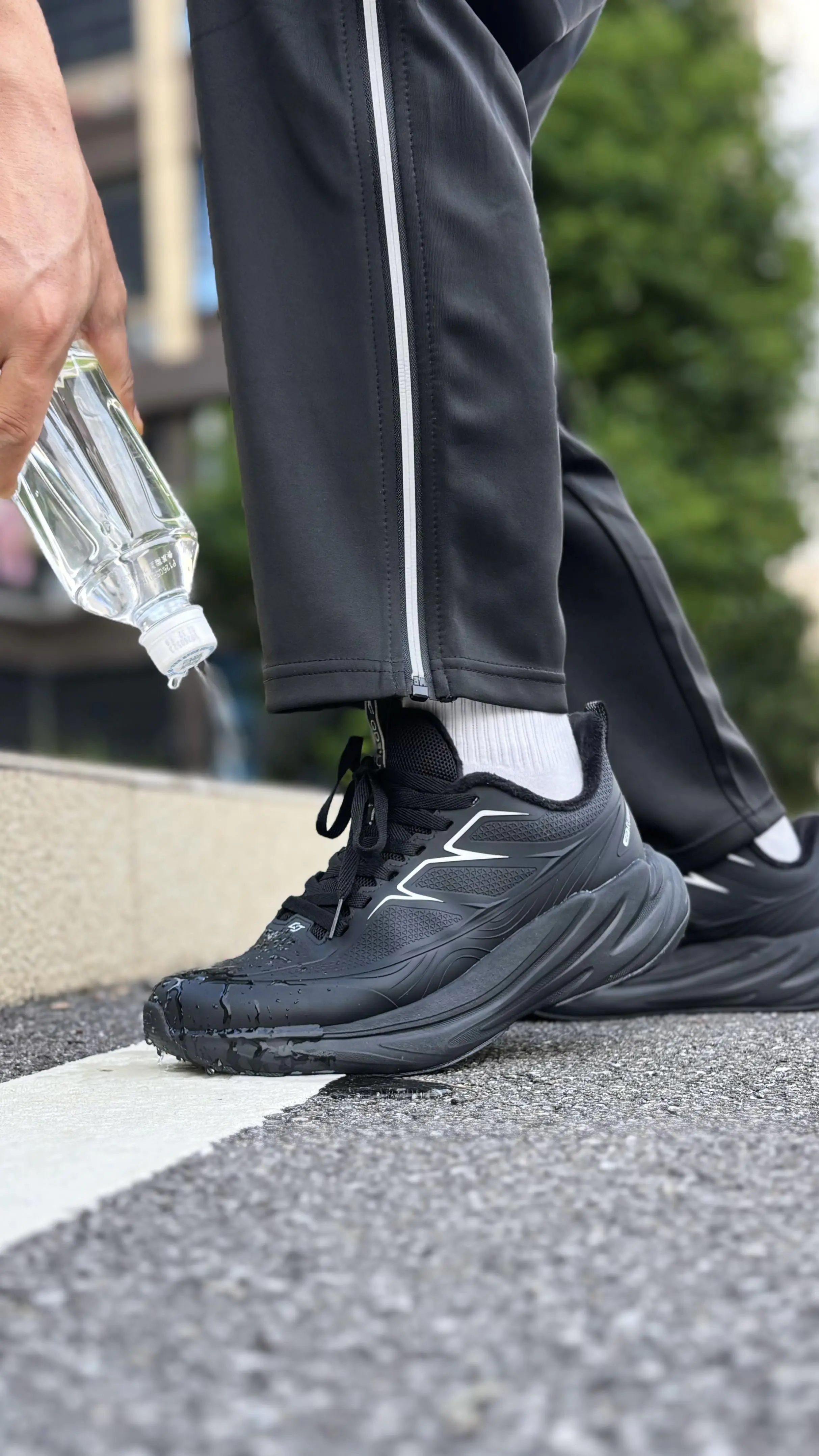 内里加绒搭配防泼水👟秋冬跑鞋一步搞到位‼️