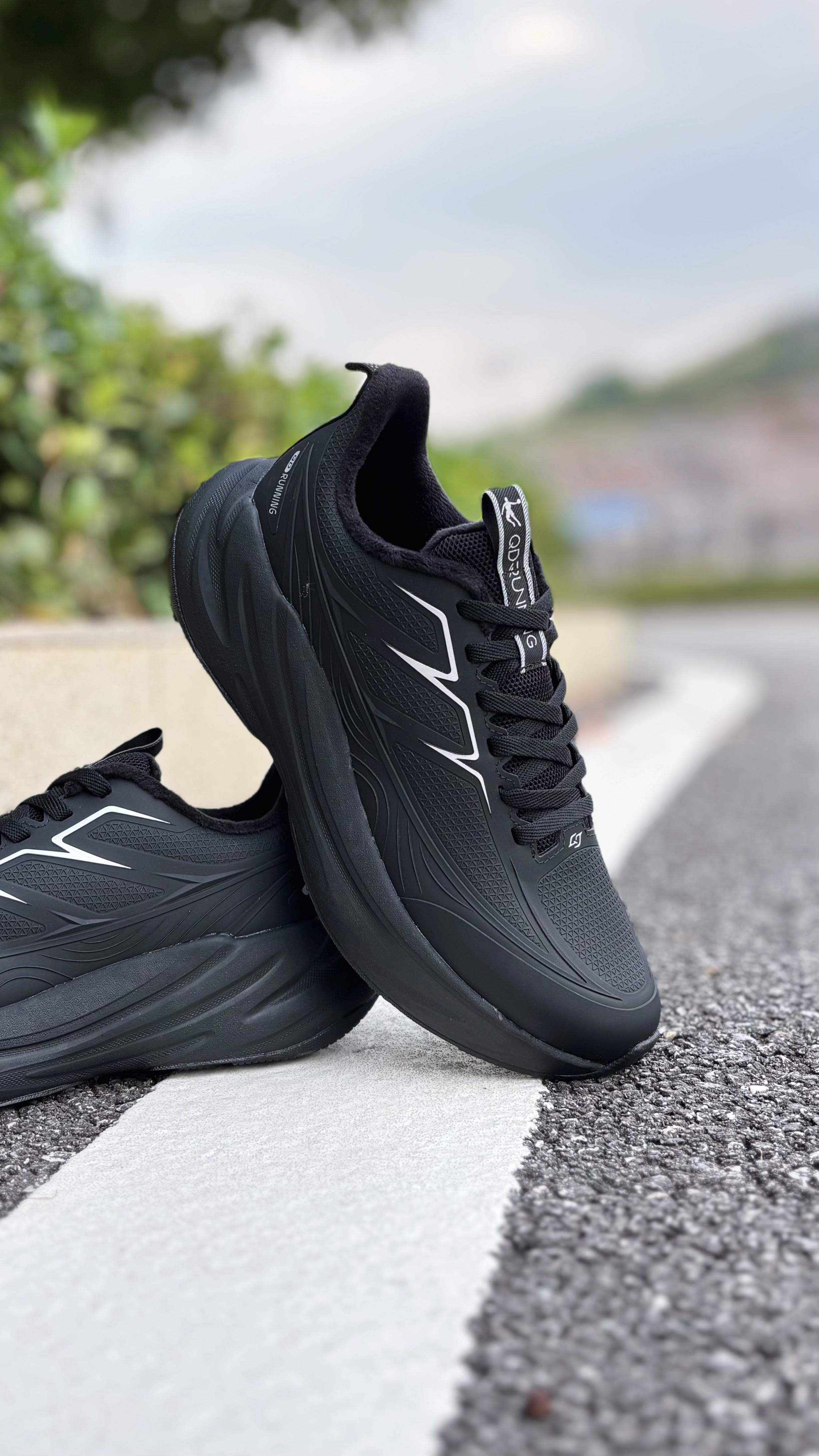 内里加绒搭配防泼水👟秋冬跑鞋一步搞到位‼️