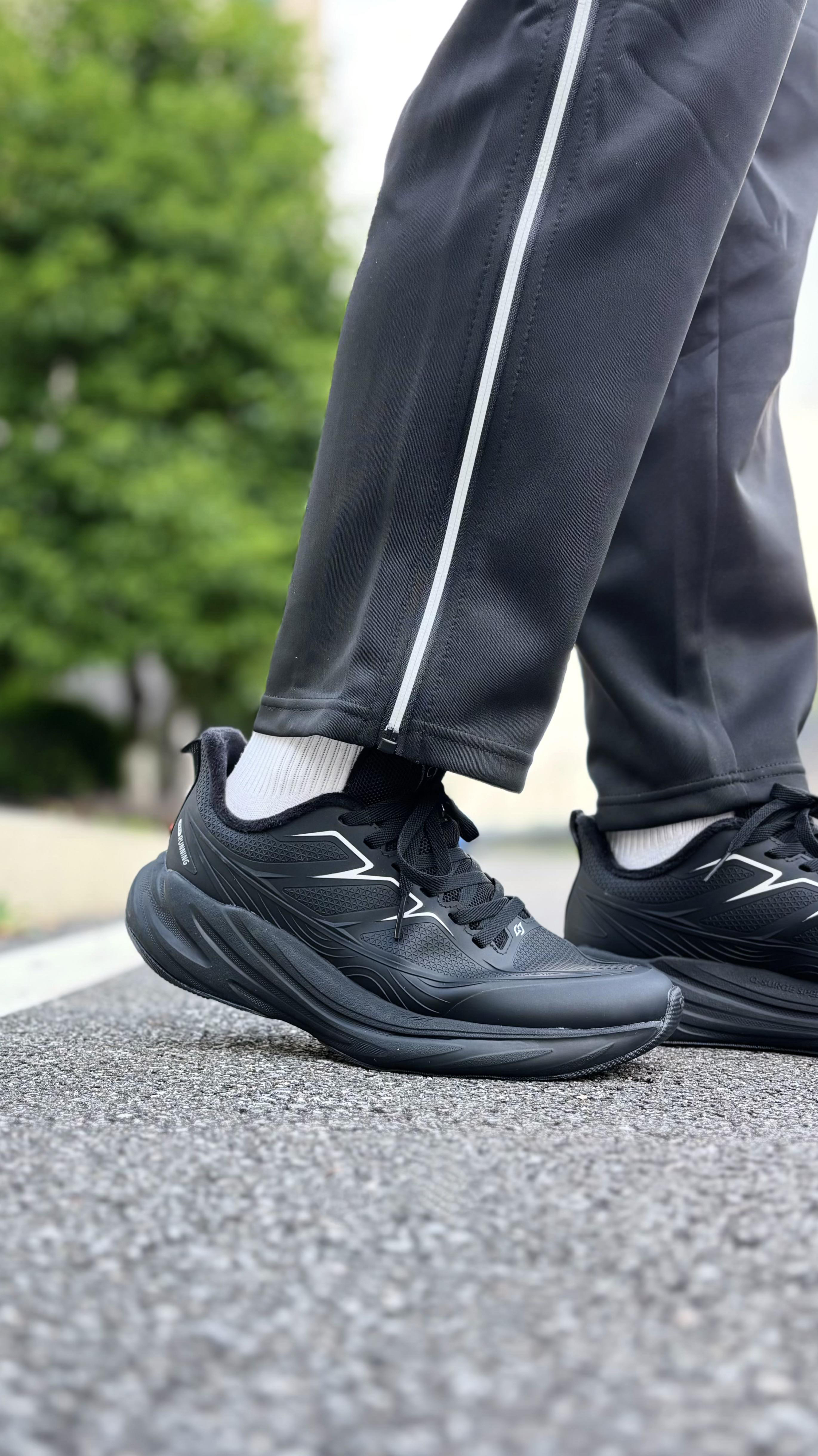 内里加绒搭配防泼水👟秋冬跑鞋一步搞到位‼️