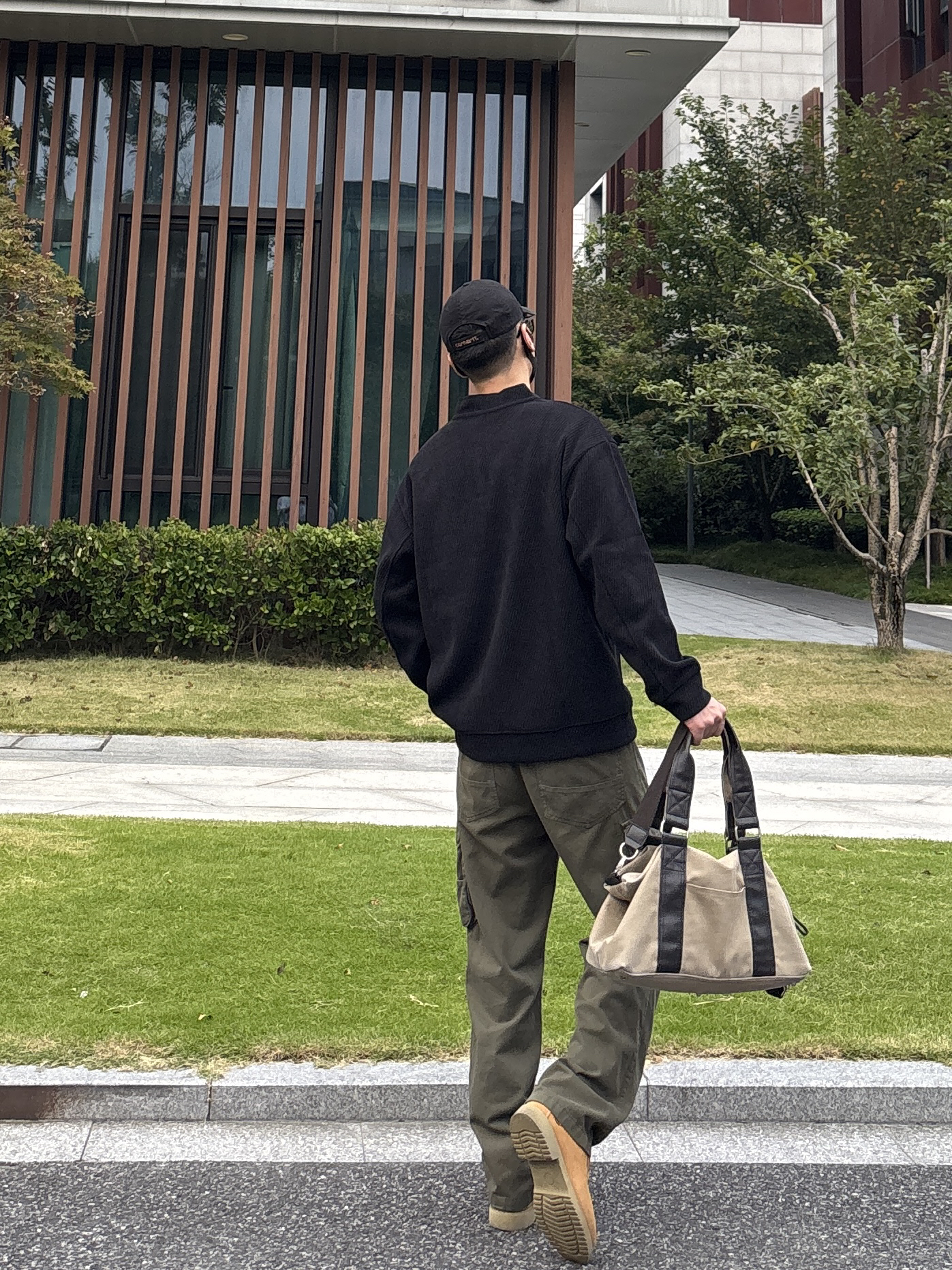 男生秋天穿的硬朗随性些就很帅气😎