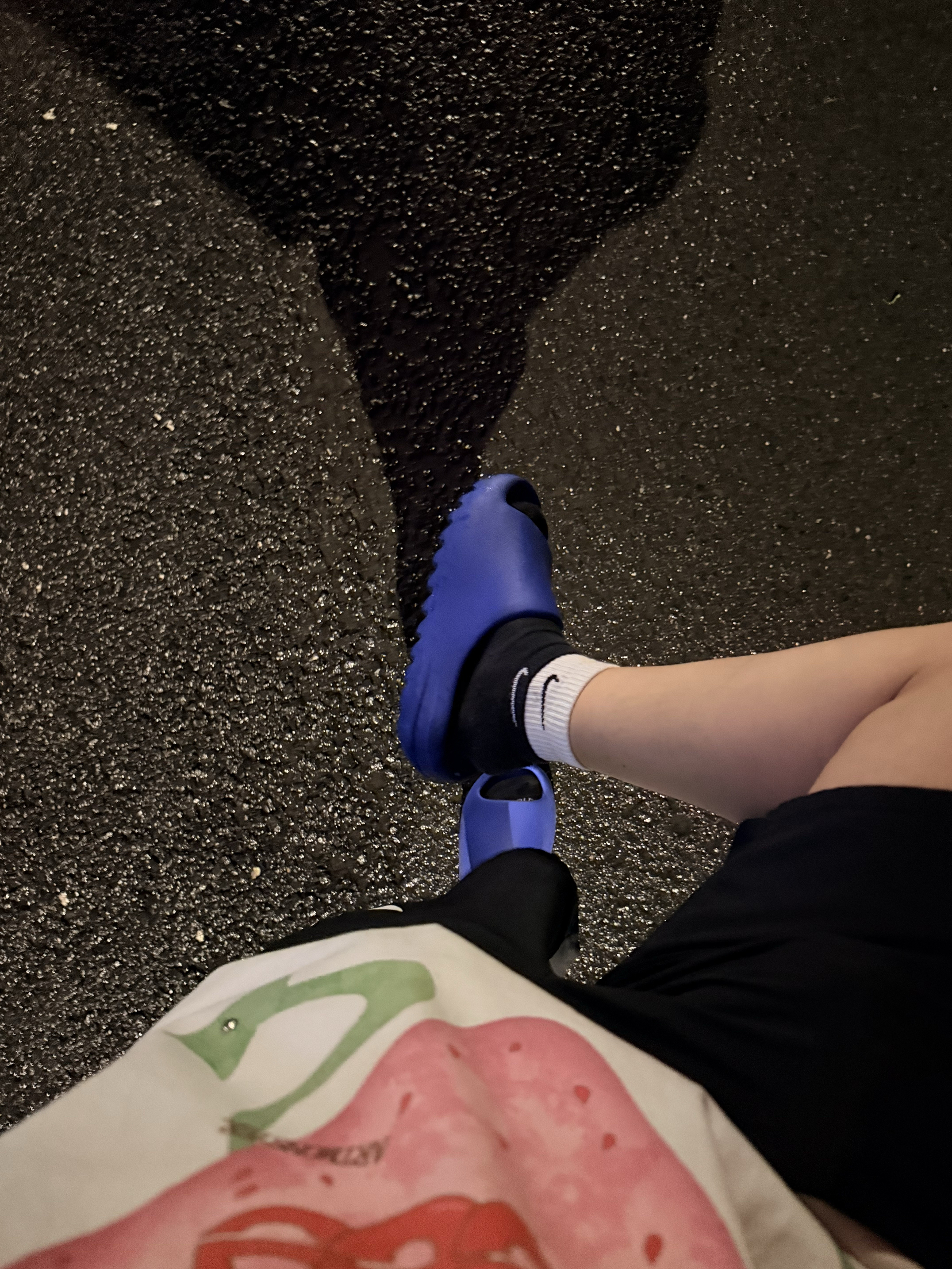 💗夜晚随手拍的松弛感穿搭✨