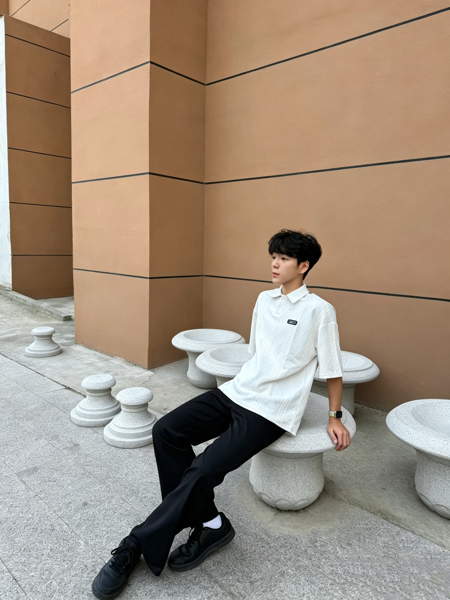 简约干净的男生日常出街穿搭