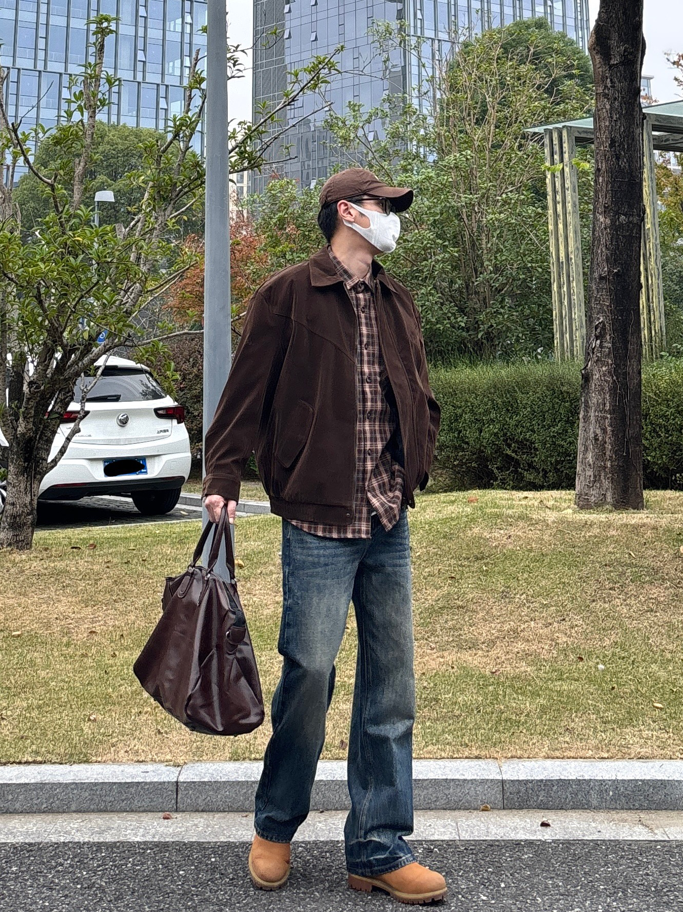 棕调叠穿搭配,沉淀秋日松弛韵味👍