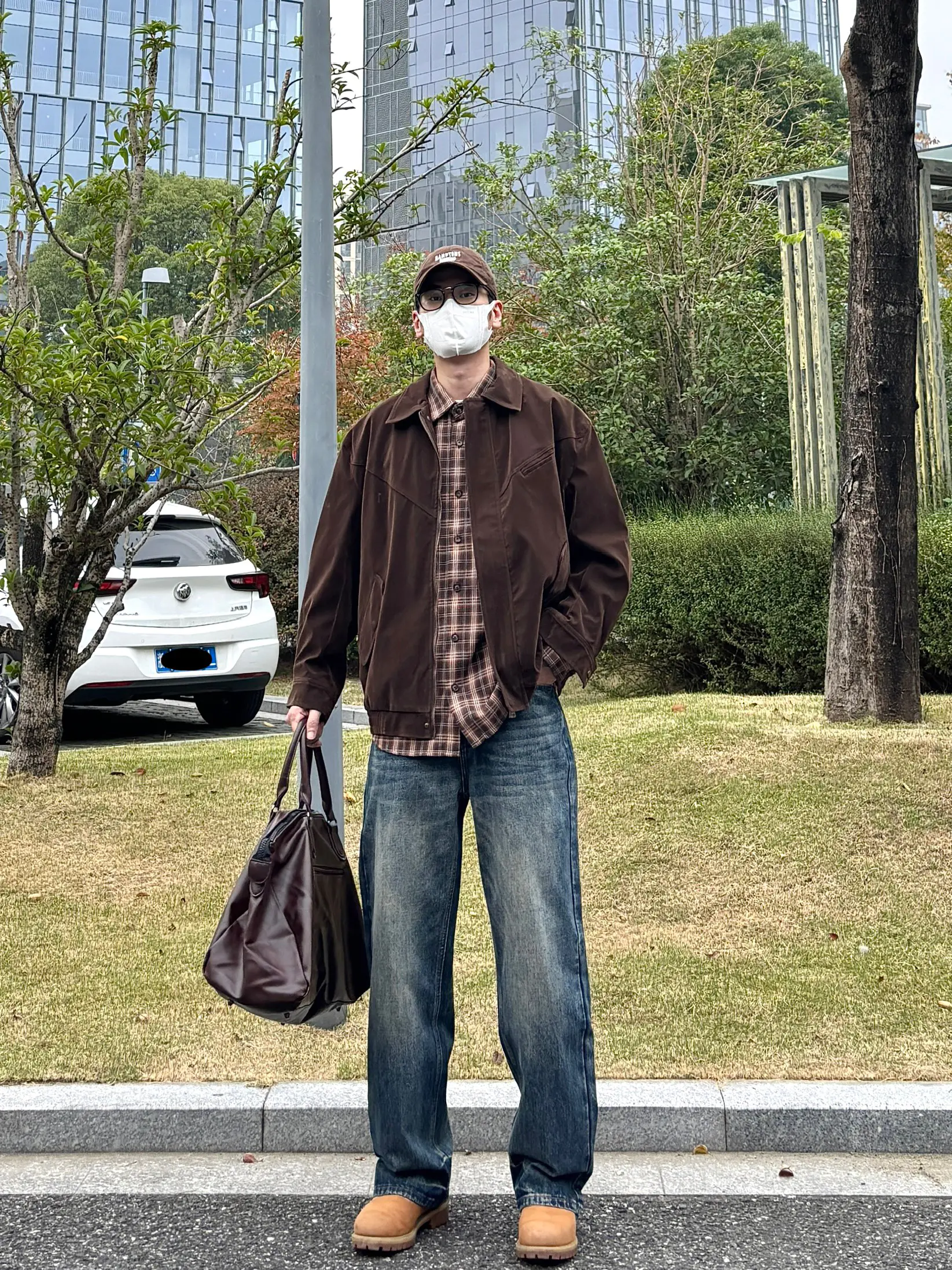棕调叠穿搭配,沉淀秋日松弛韵味👍