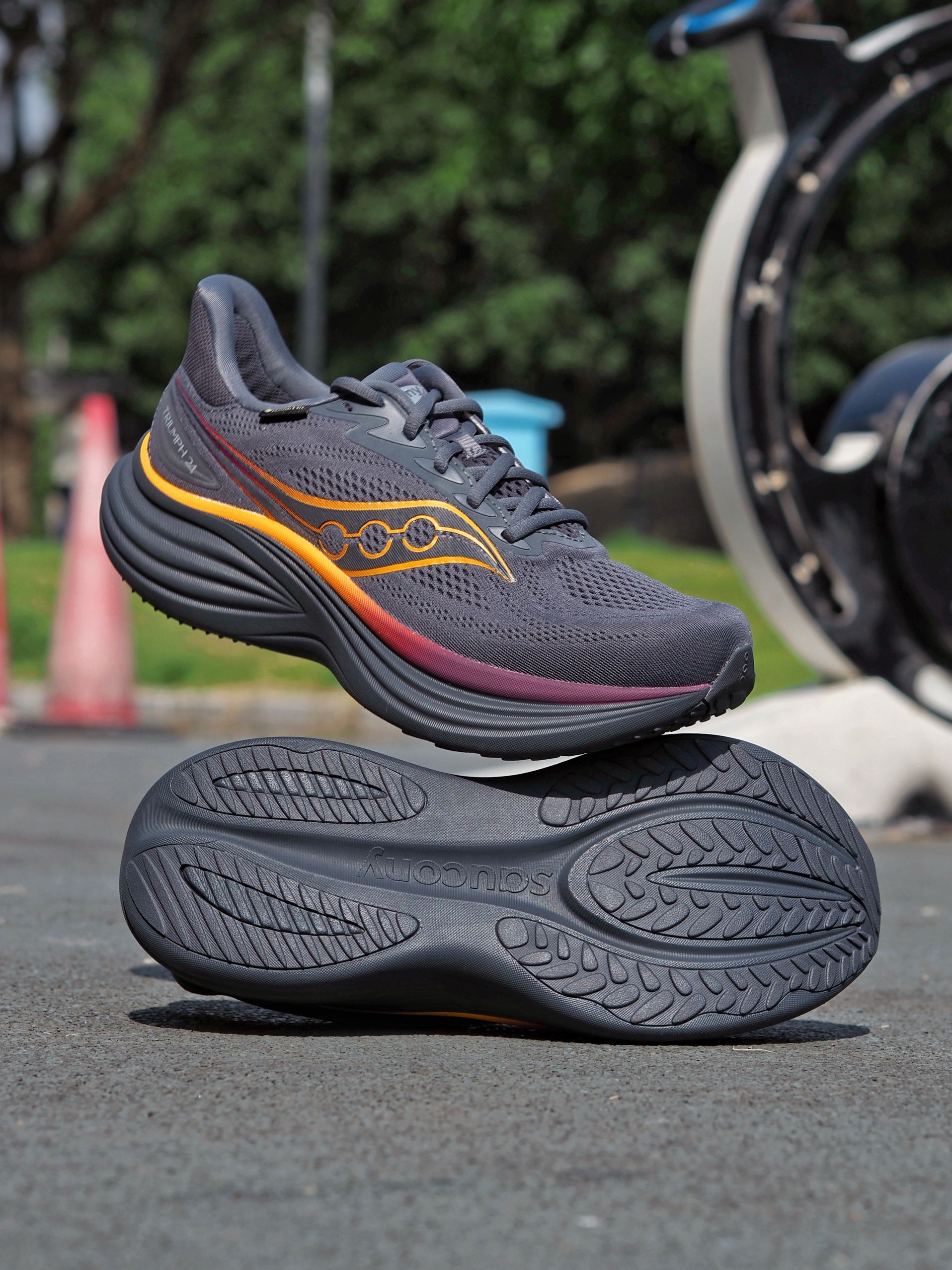 秋冬防水模式已开启~索康尼胜利24 GTX~