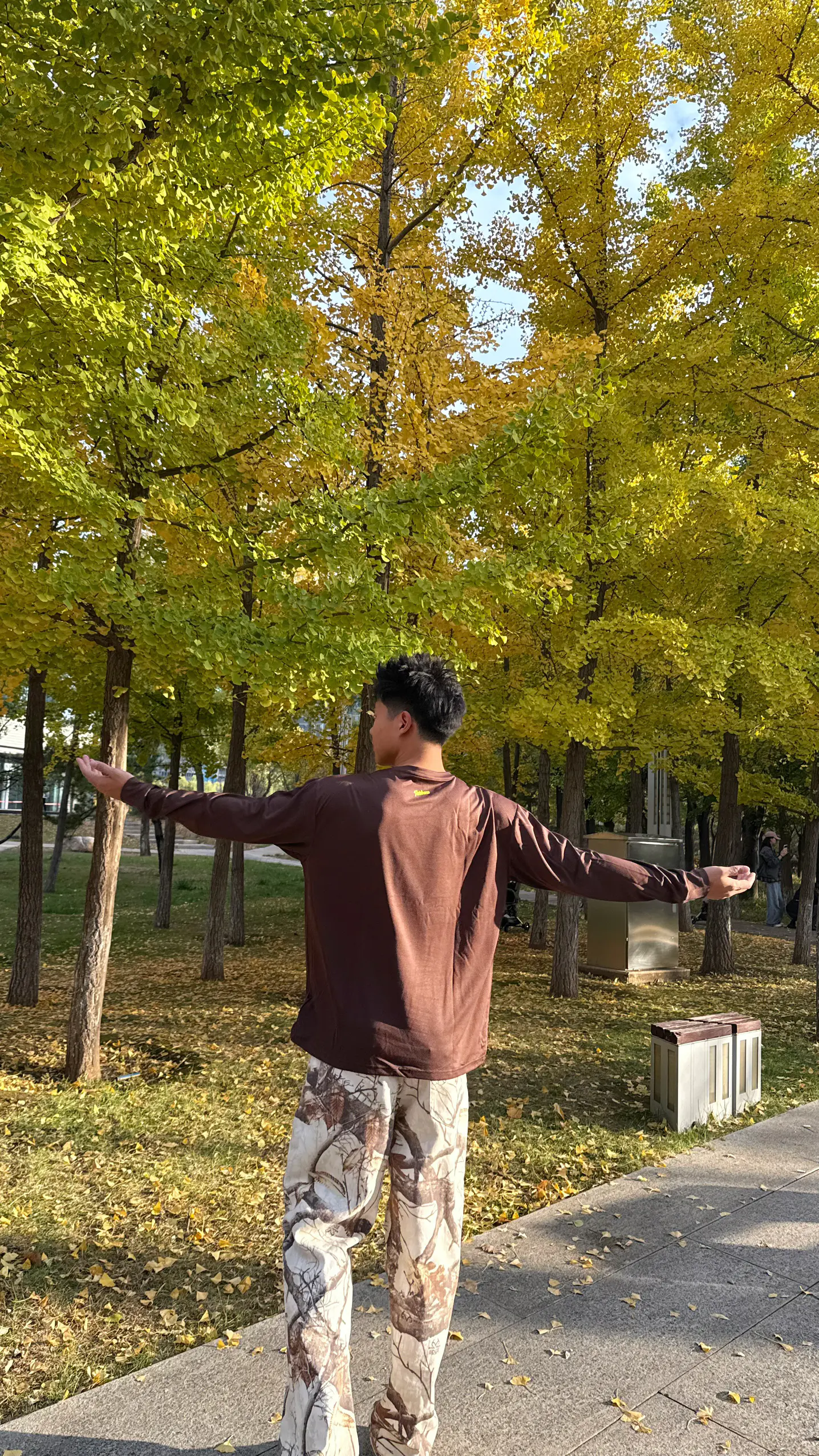 秋日户外松弛感|维动这件长袖太好穿🍂
