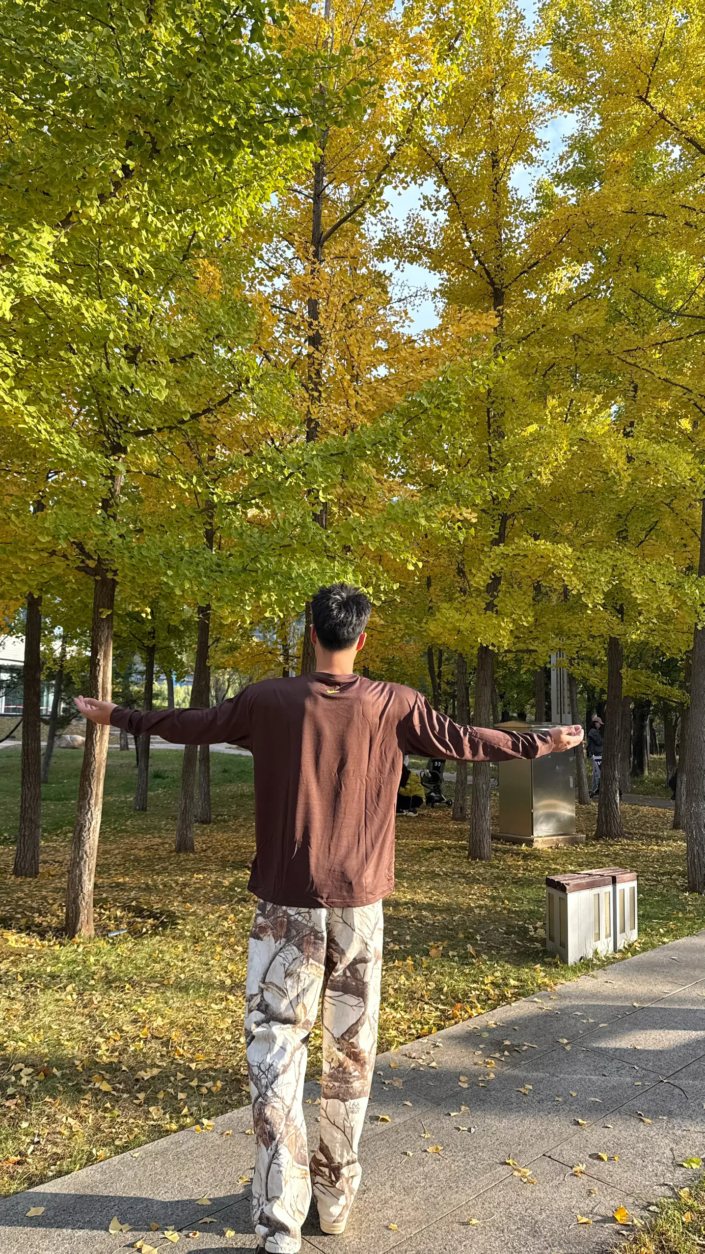秋日户外松弛感|维动这件长袖太好穿🍂