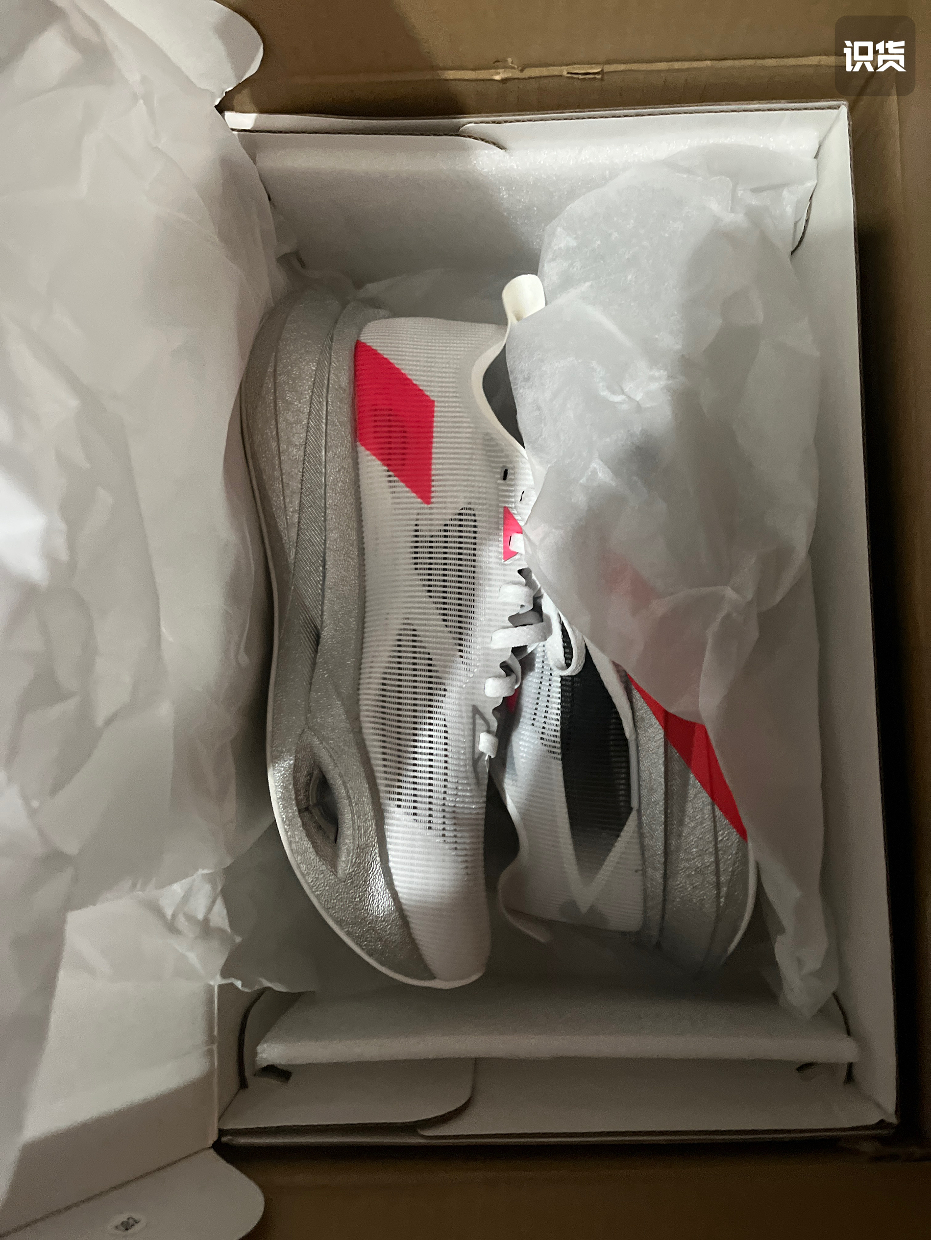 可以 穿起来非常软 跑起来非常的舒服