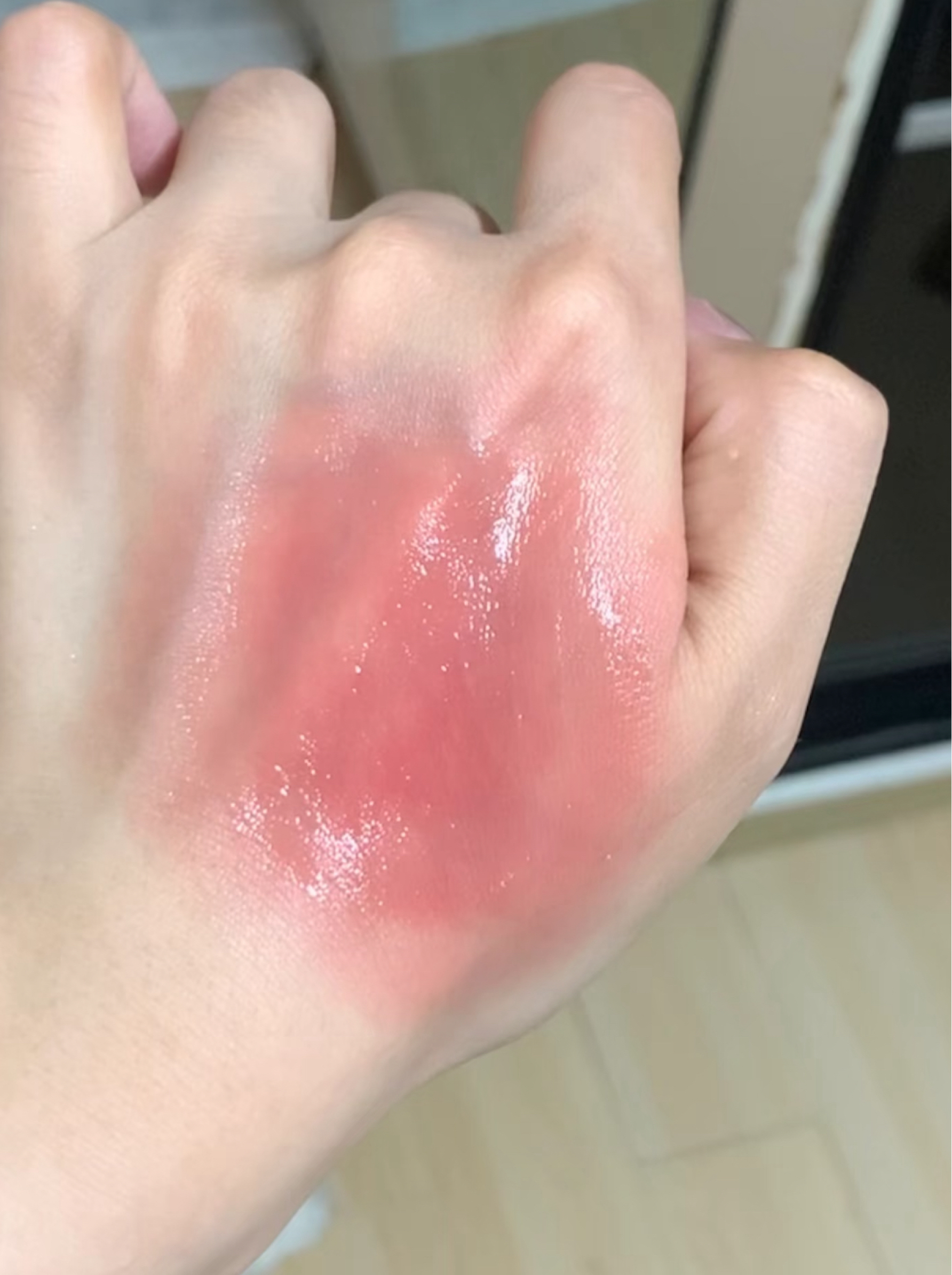 这是什么人间水蜜桃色！原地封神的唇釉