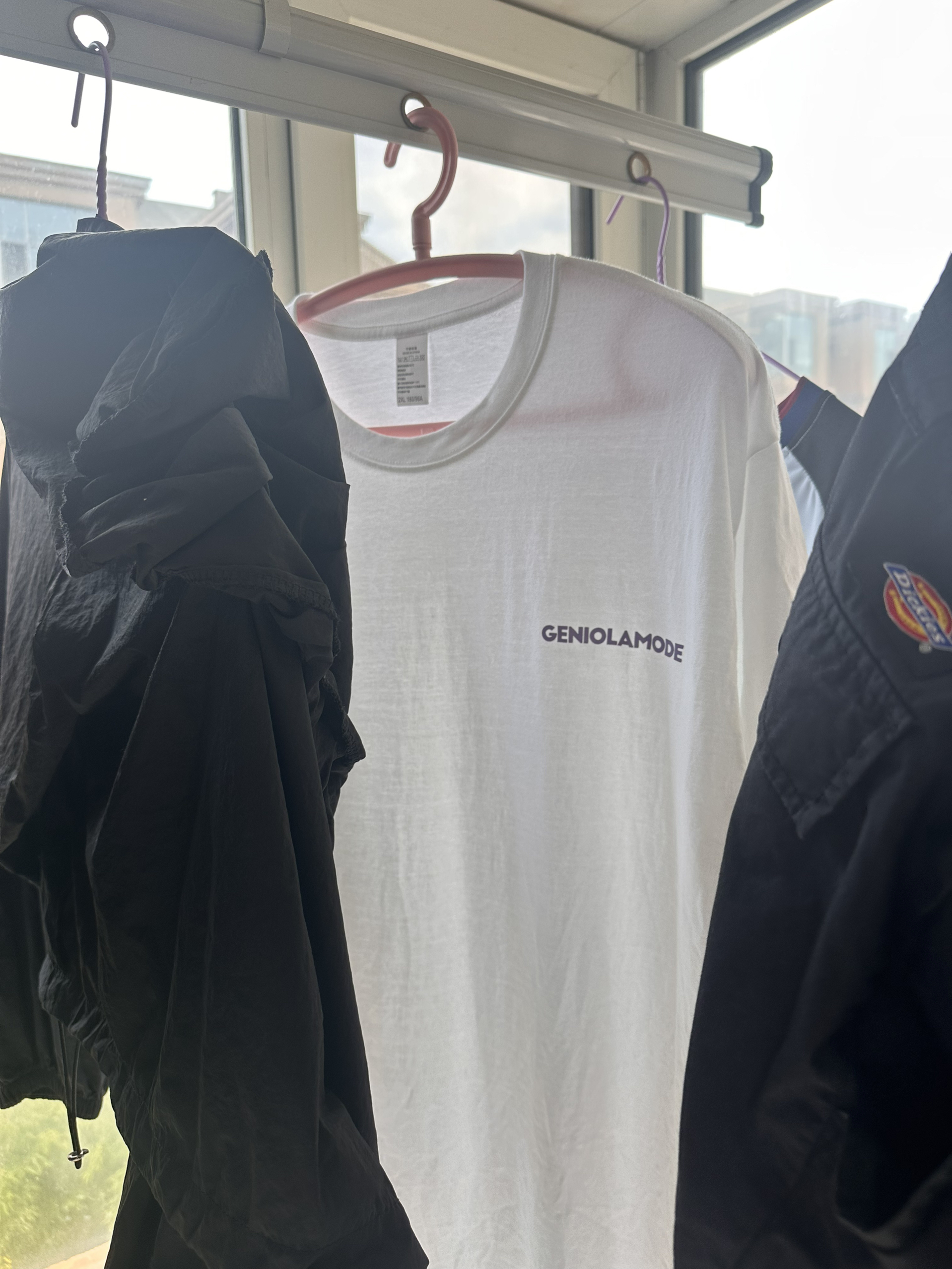 衣服非常好，穿着很合身材质很贴身 非常值