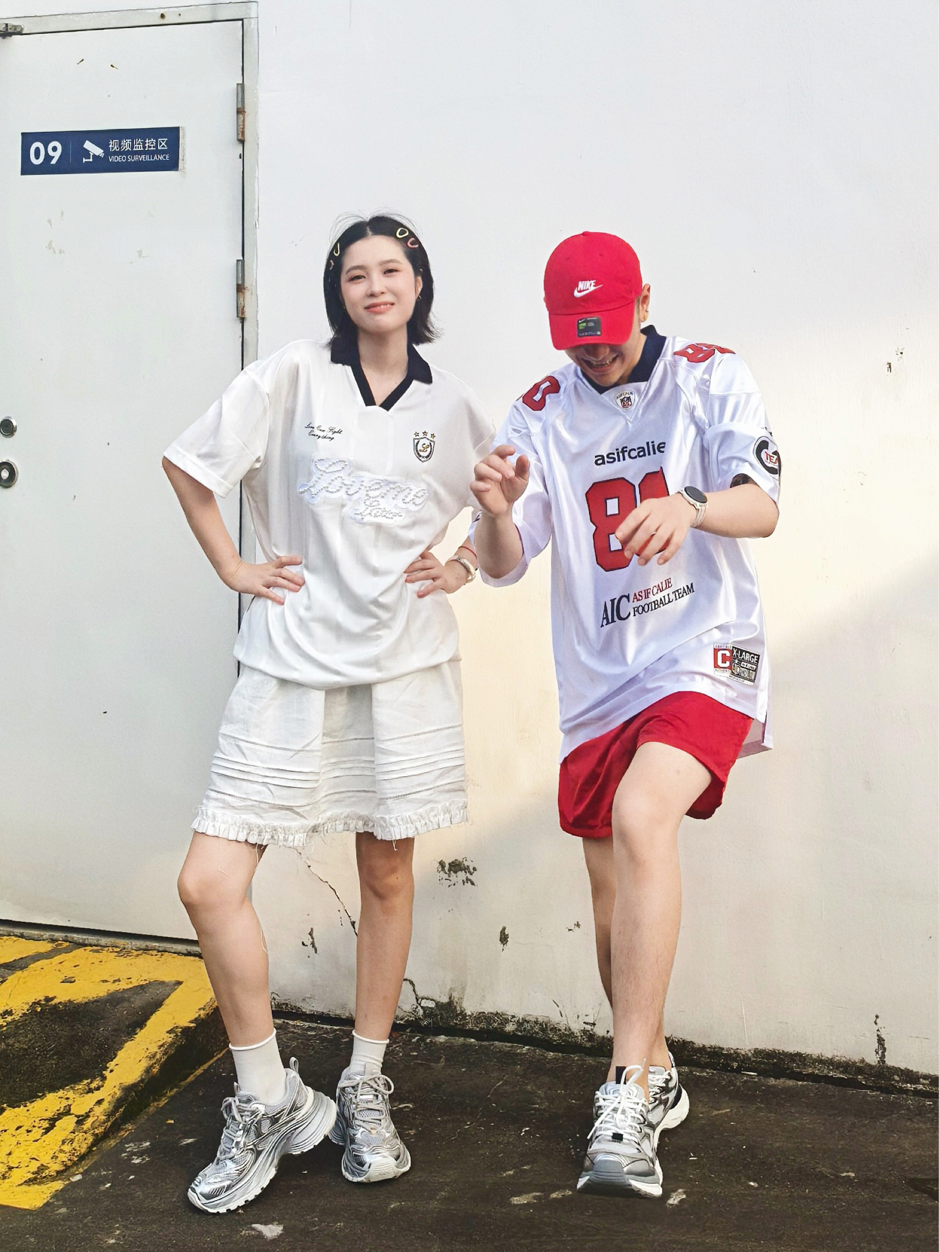 白红运动系情侣穿搭👫甜酷感拉满溢出屏幕