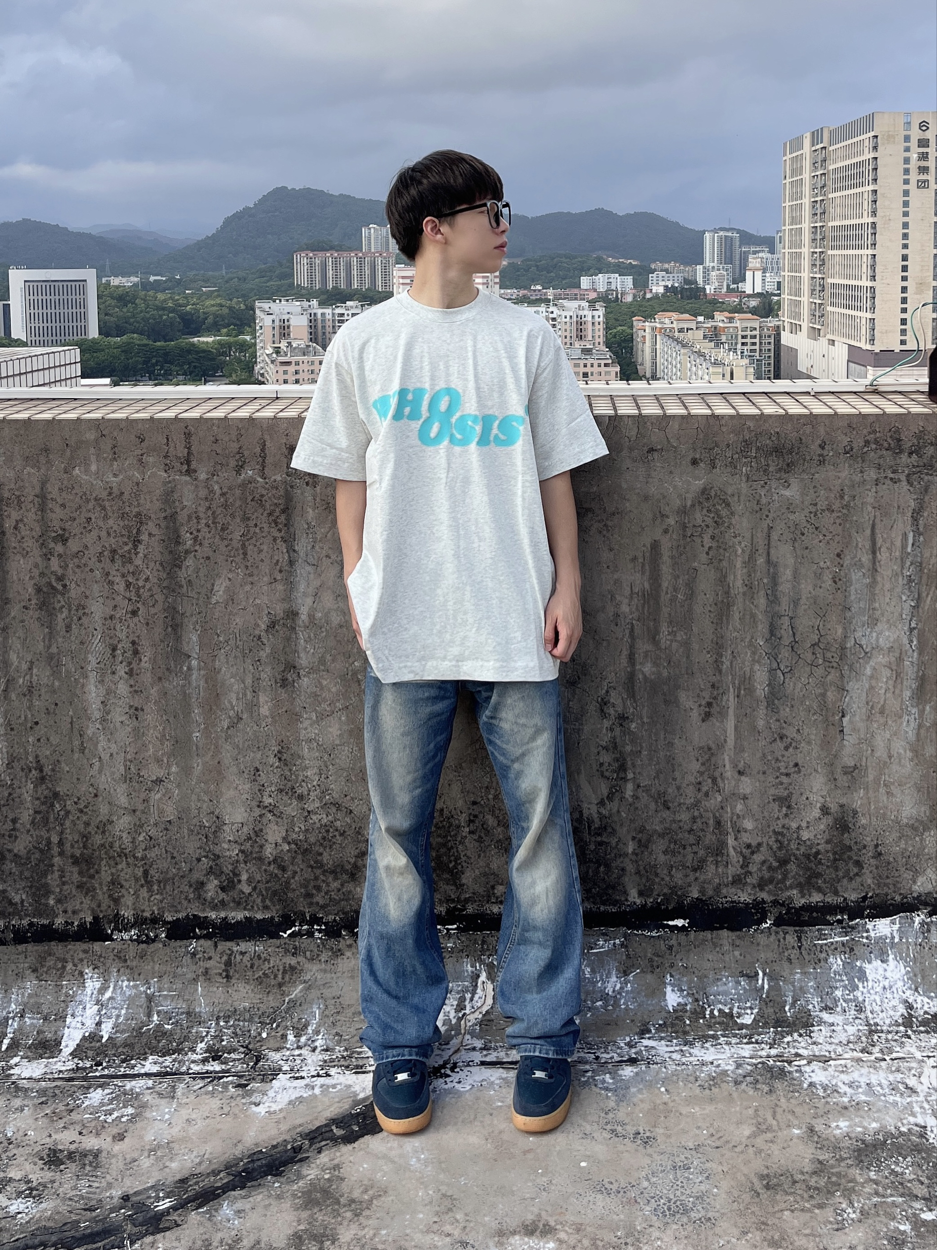 夏季穿搭｜被whoosis的logo短袖戳中心巴了🤩