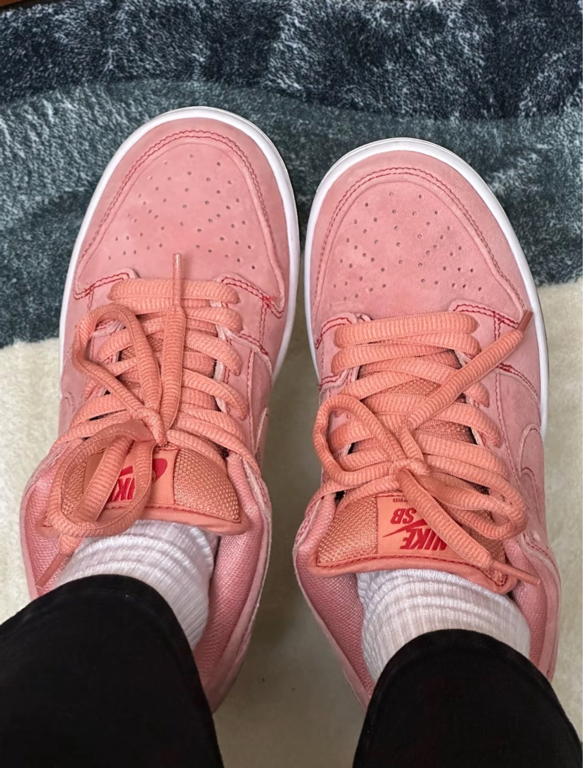 Nike粉猪板鞋，甜酷风直接拿捏！