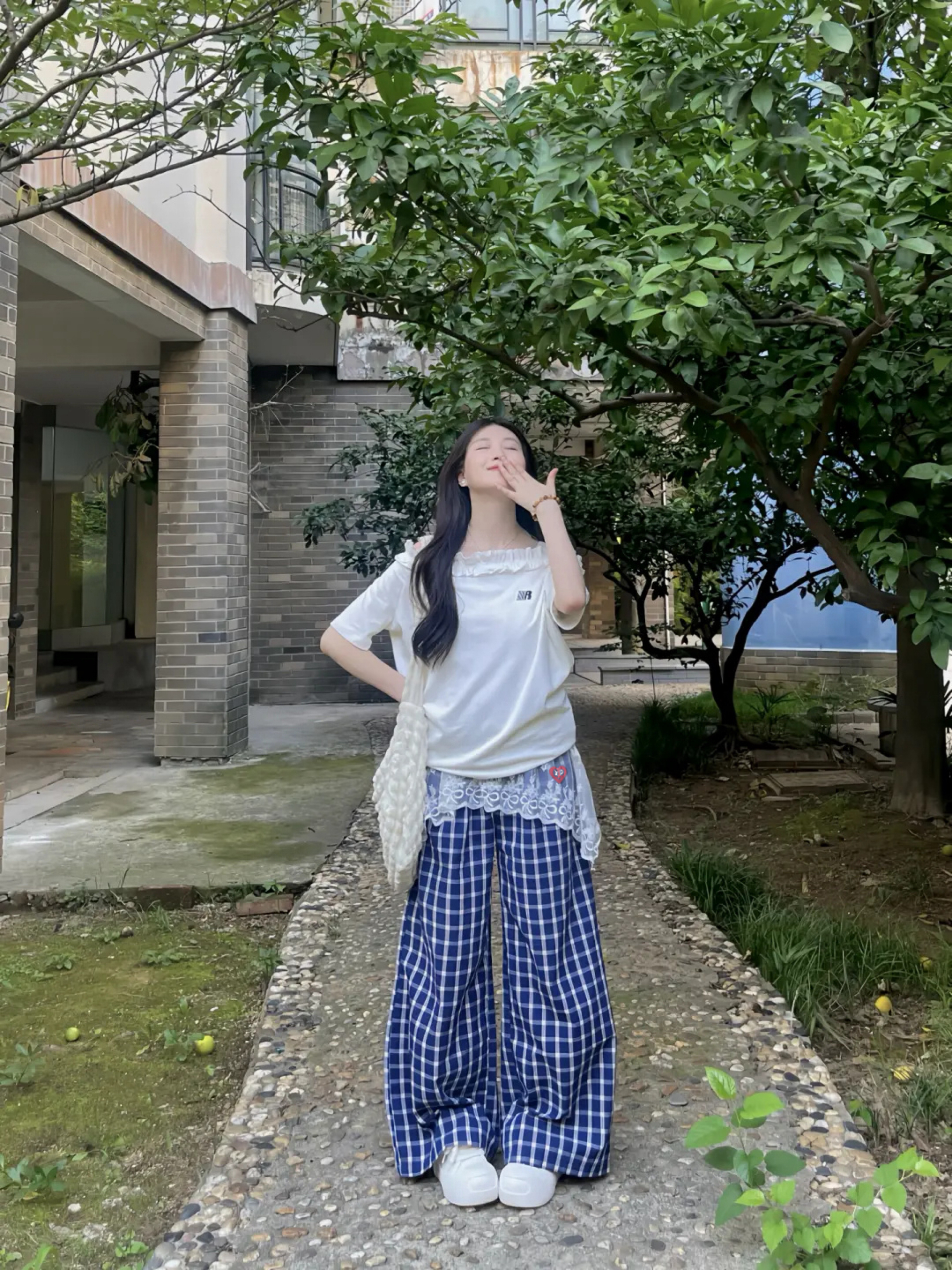 出街遛弯不费力的格子裤衩