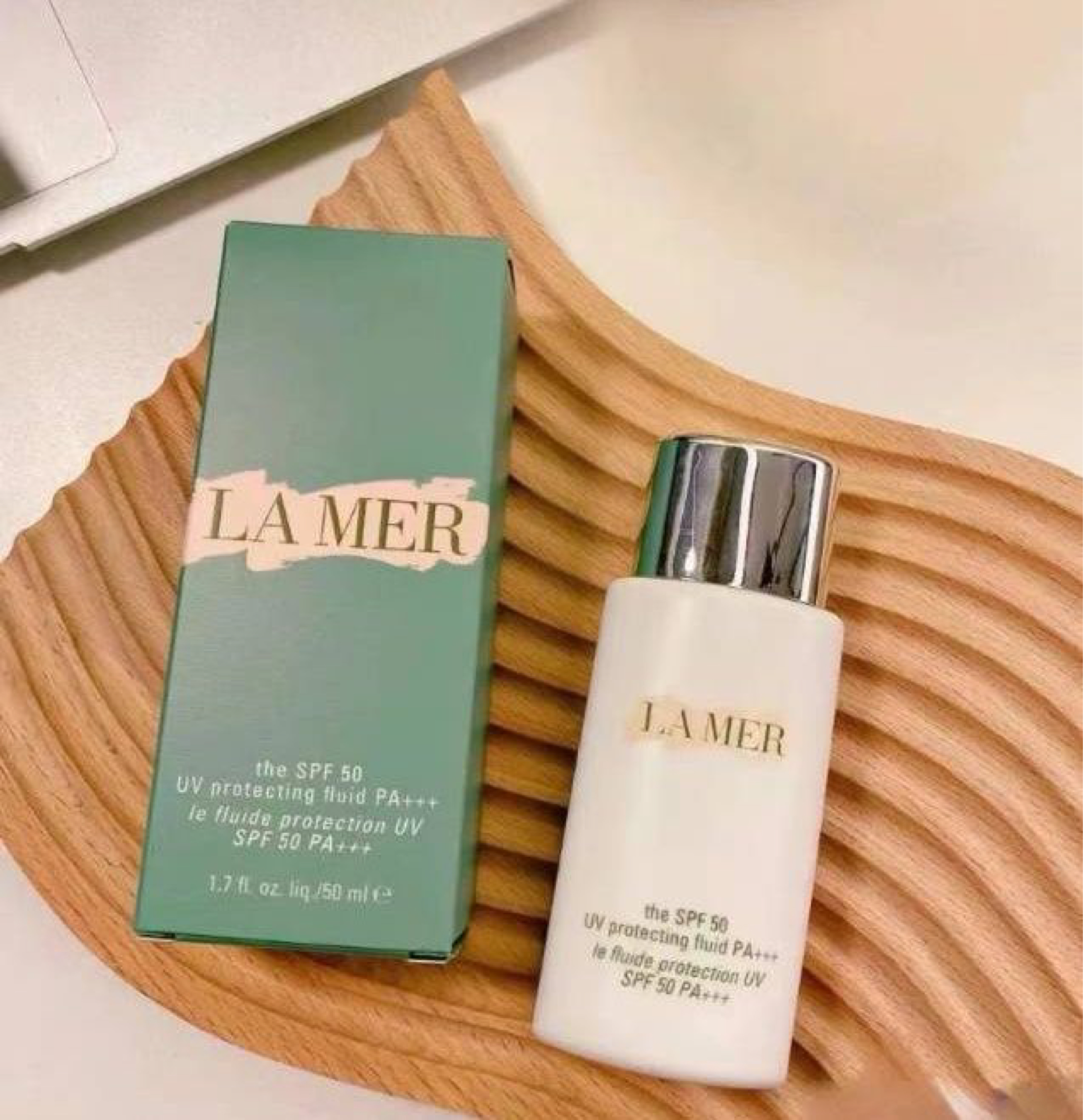 👍🏻独家活性萃取成分，养肤型防晒，不粘腻不花妆油痘肌必入❗❗