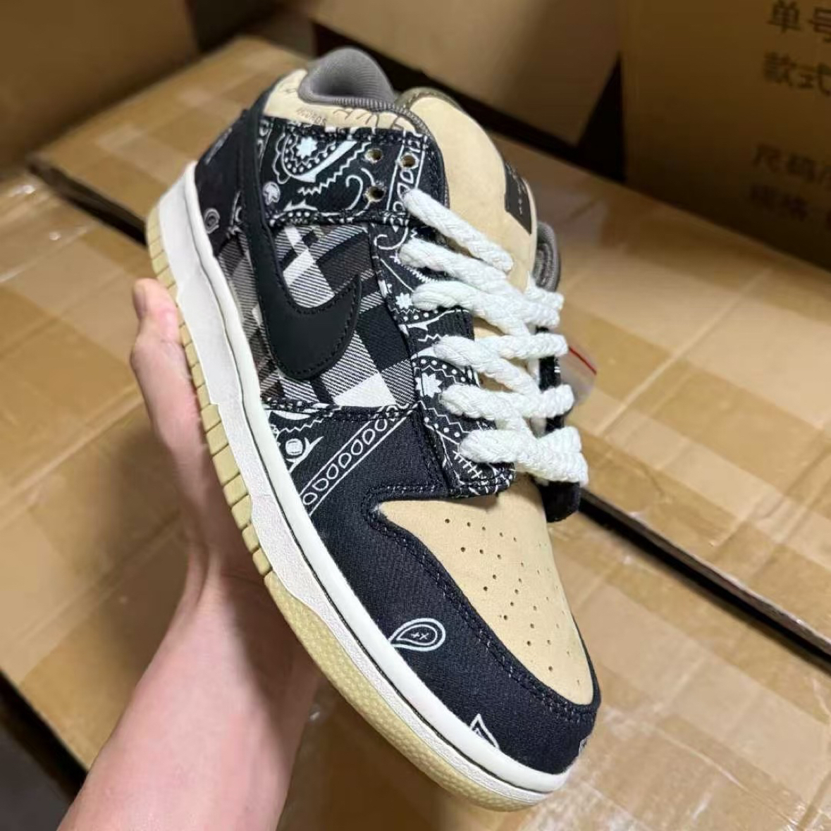 送什么花都不如送“腰果花”——Travis Scott x NIKE SB Dunk Low