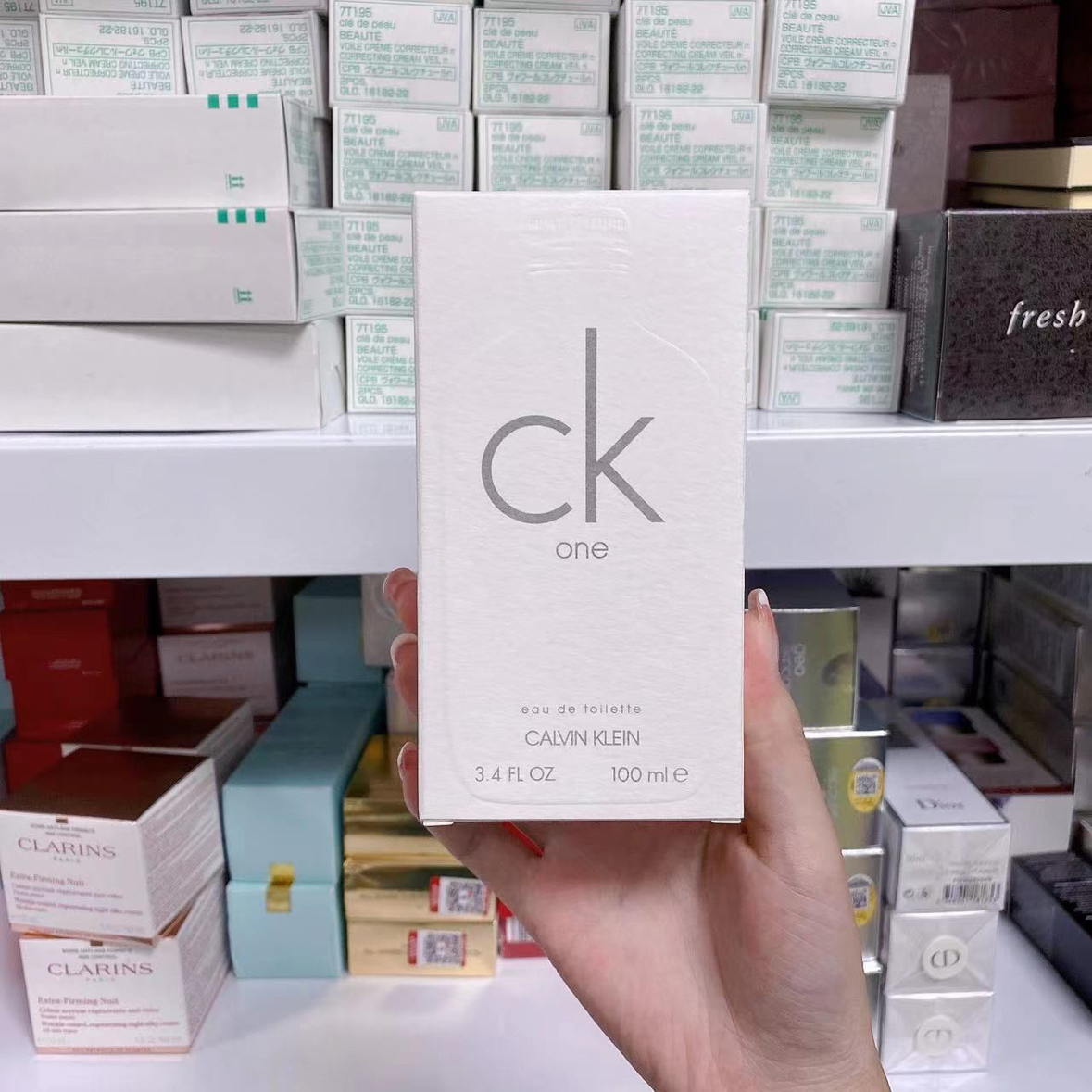 简约瓶身藏清欢，淡香持久不张扬｜CK 卡文克莱中兴系列香水心动指南