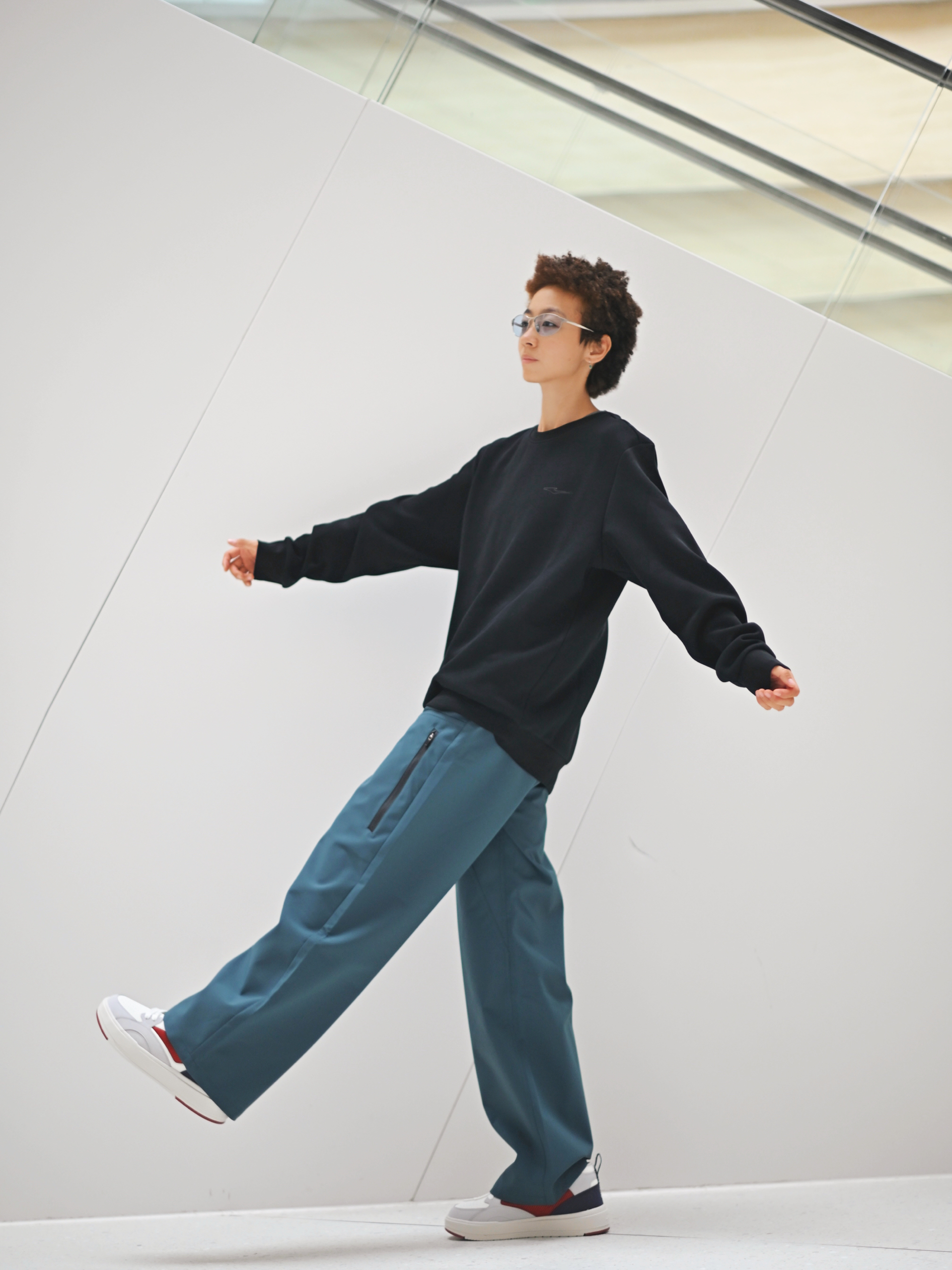 黑色解锁，无限可能｜出街穿搭来咯😊👕👖👟