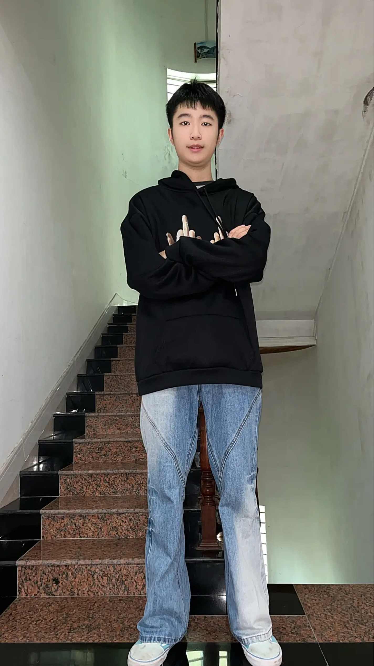 兄弟们这件卫衣有点意思🤔