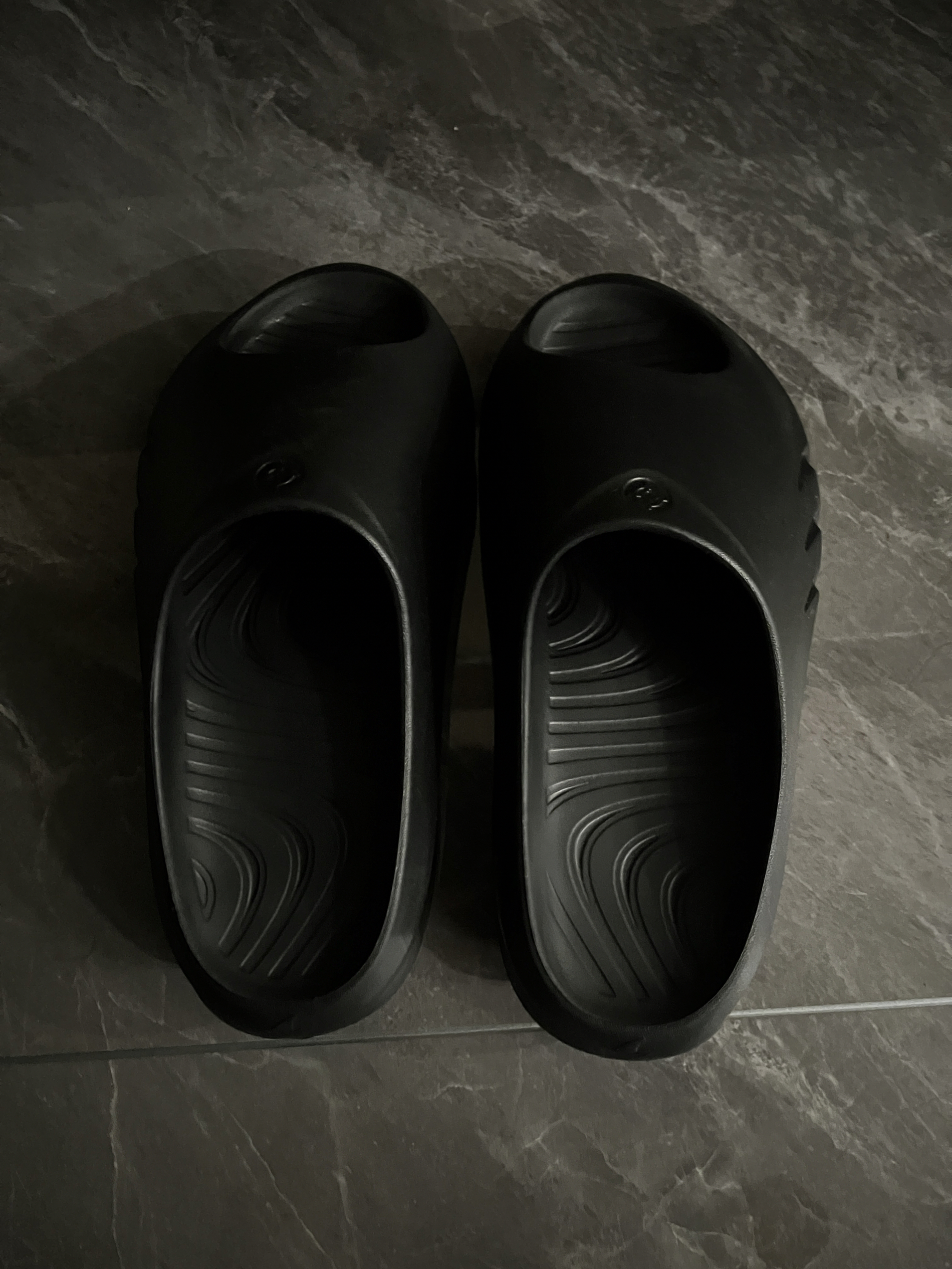 准者小鲨鱼拖鞋