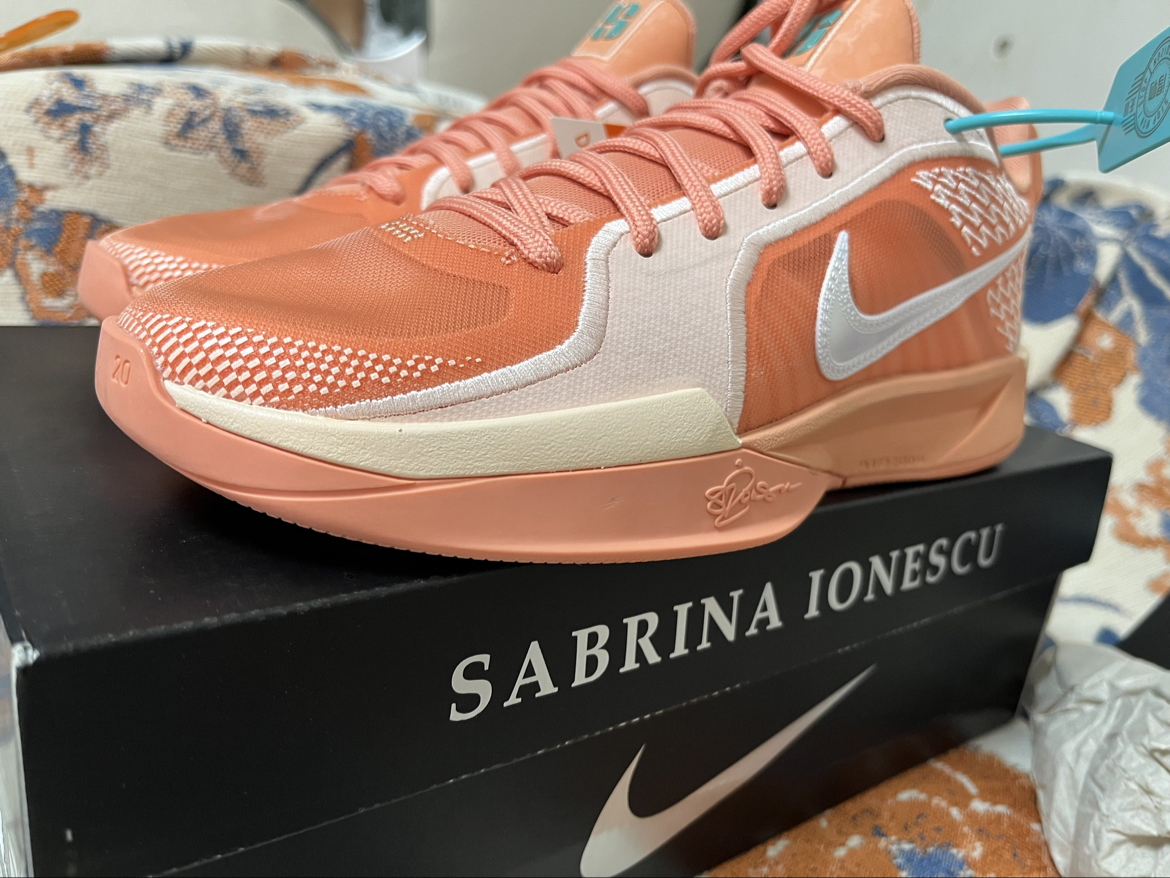 ……这个鞋面还是算了吧
中段包裹后段锁定