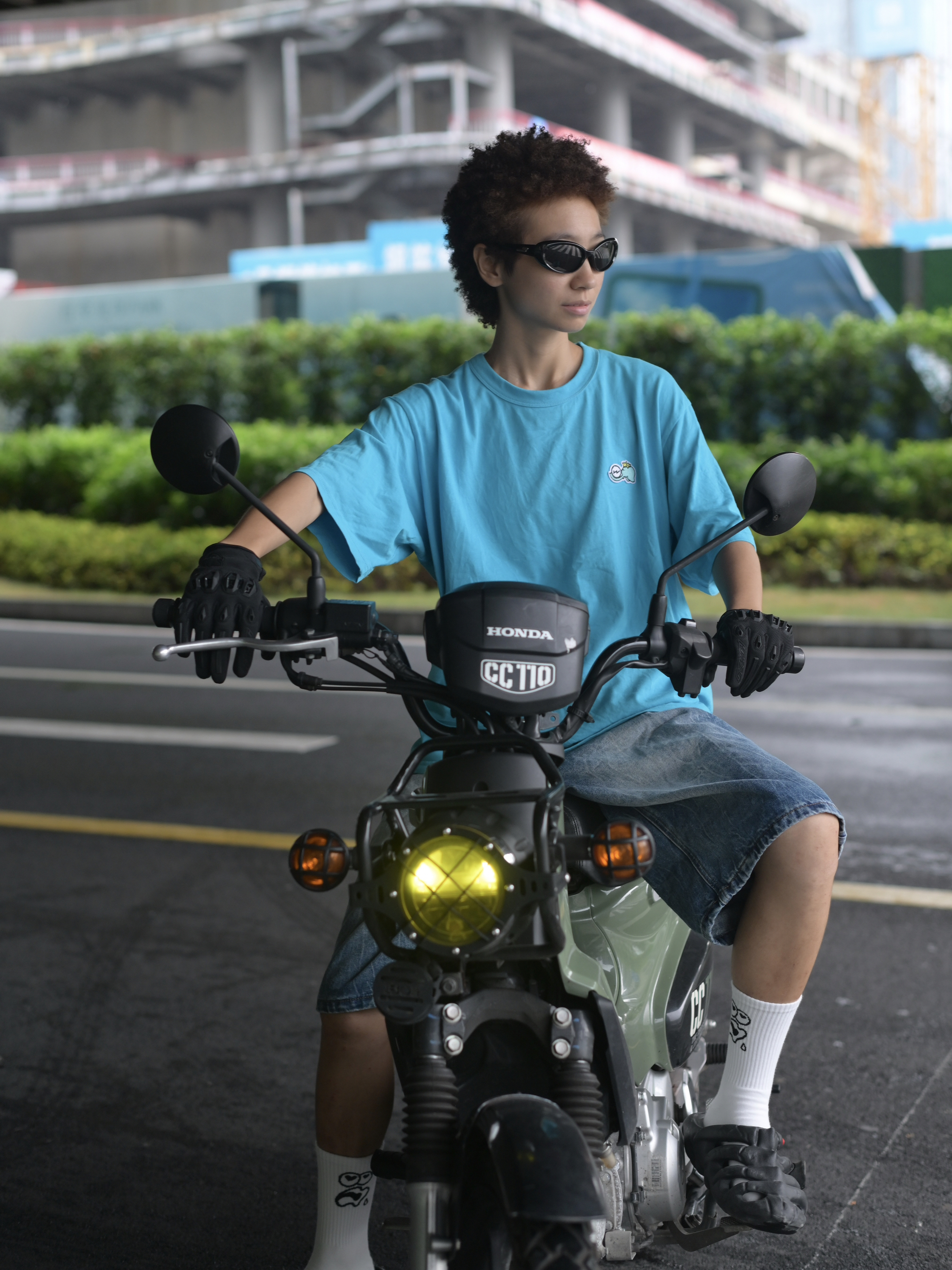 「酷感机车风」黑色手套加持 通勤骑行秒变街头焦点🚀