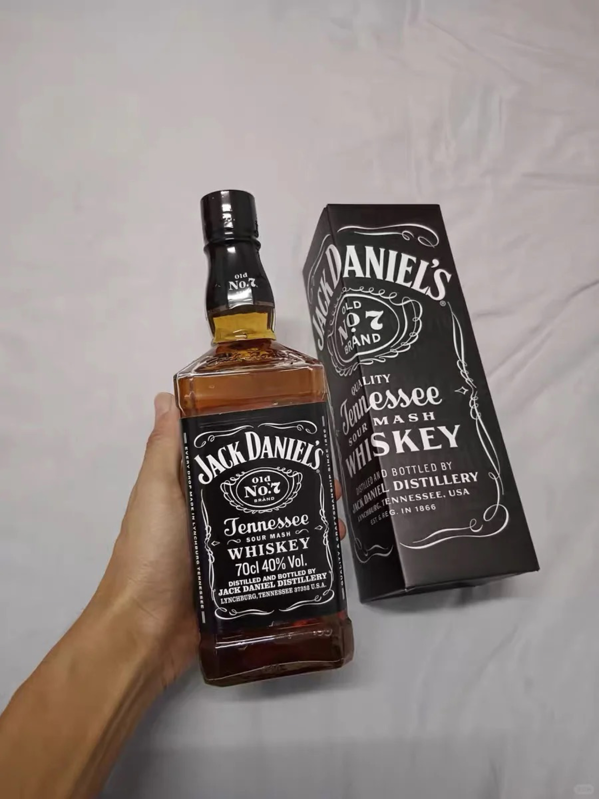 今天为大家分享一款非常值得入手的洋酒——杰克丹尼田纳西州威士忌

杰克