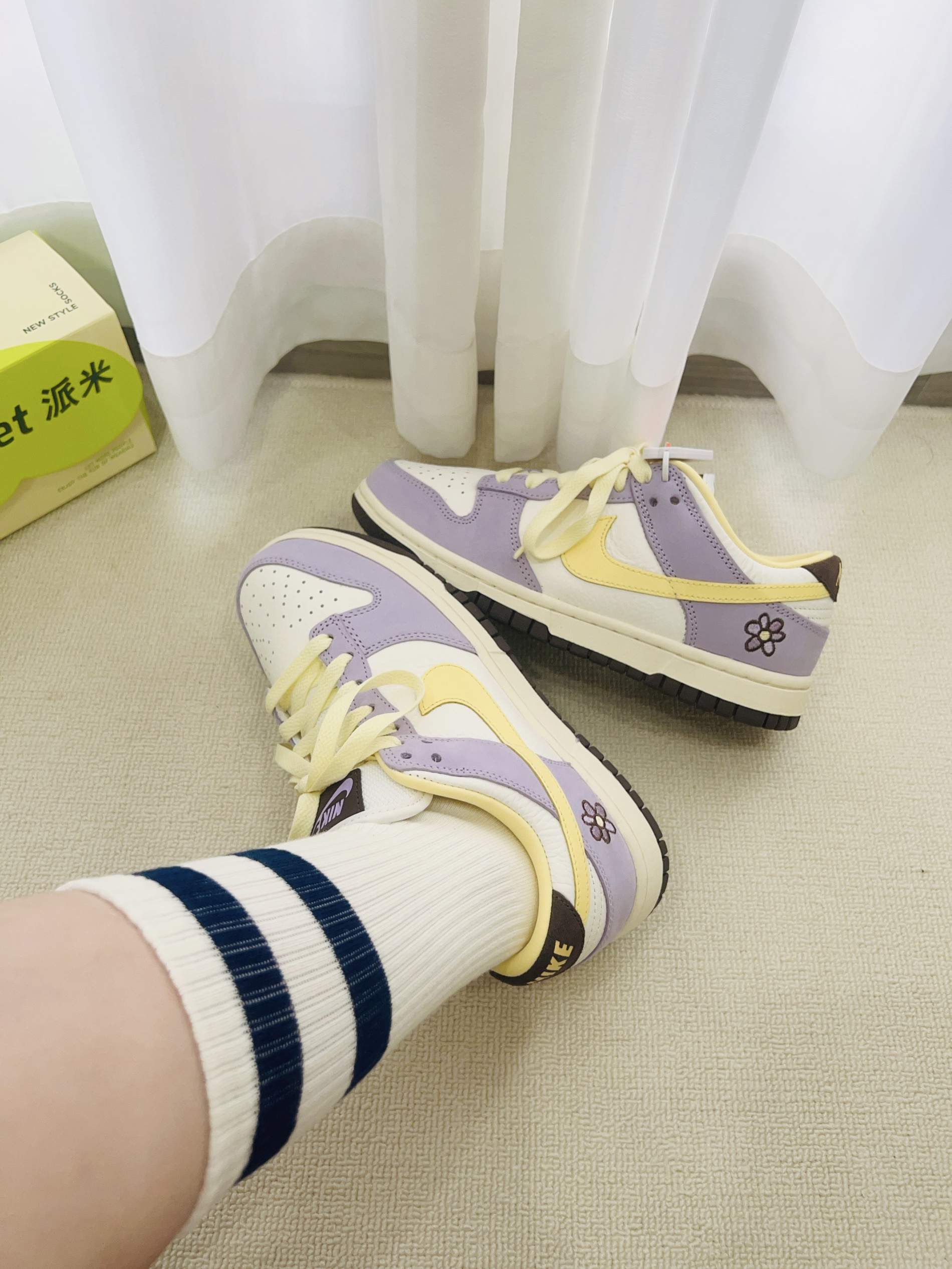 芋泥蛋黄小紫Nike搭上新袜子好清新🍃💜🟣