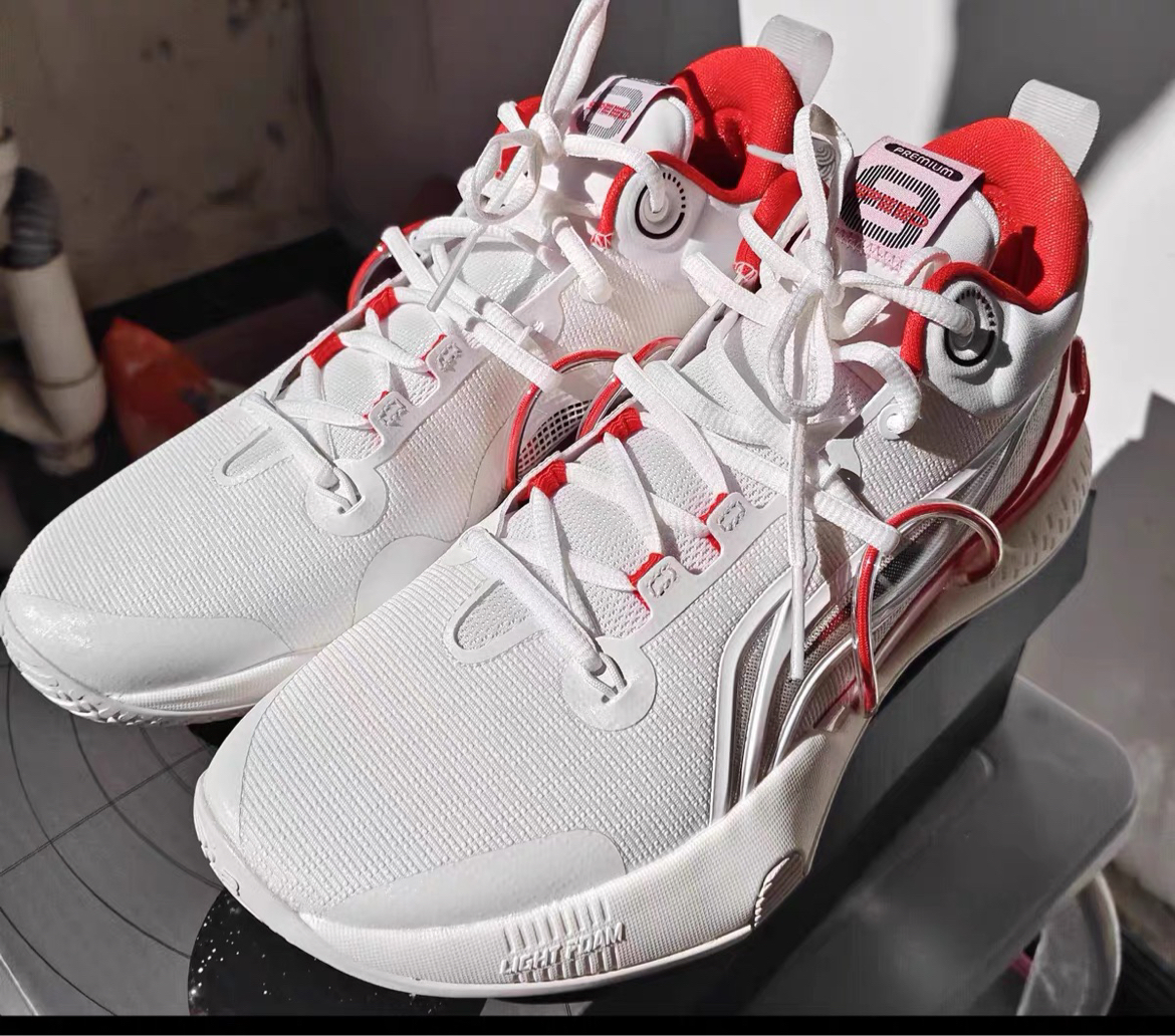 后卫的本命鞋｜李宁闪击8 白红配色秀我一脸！l