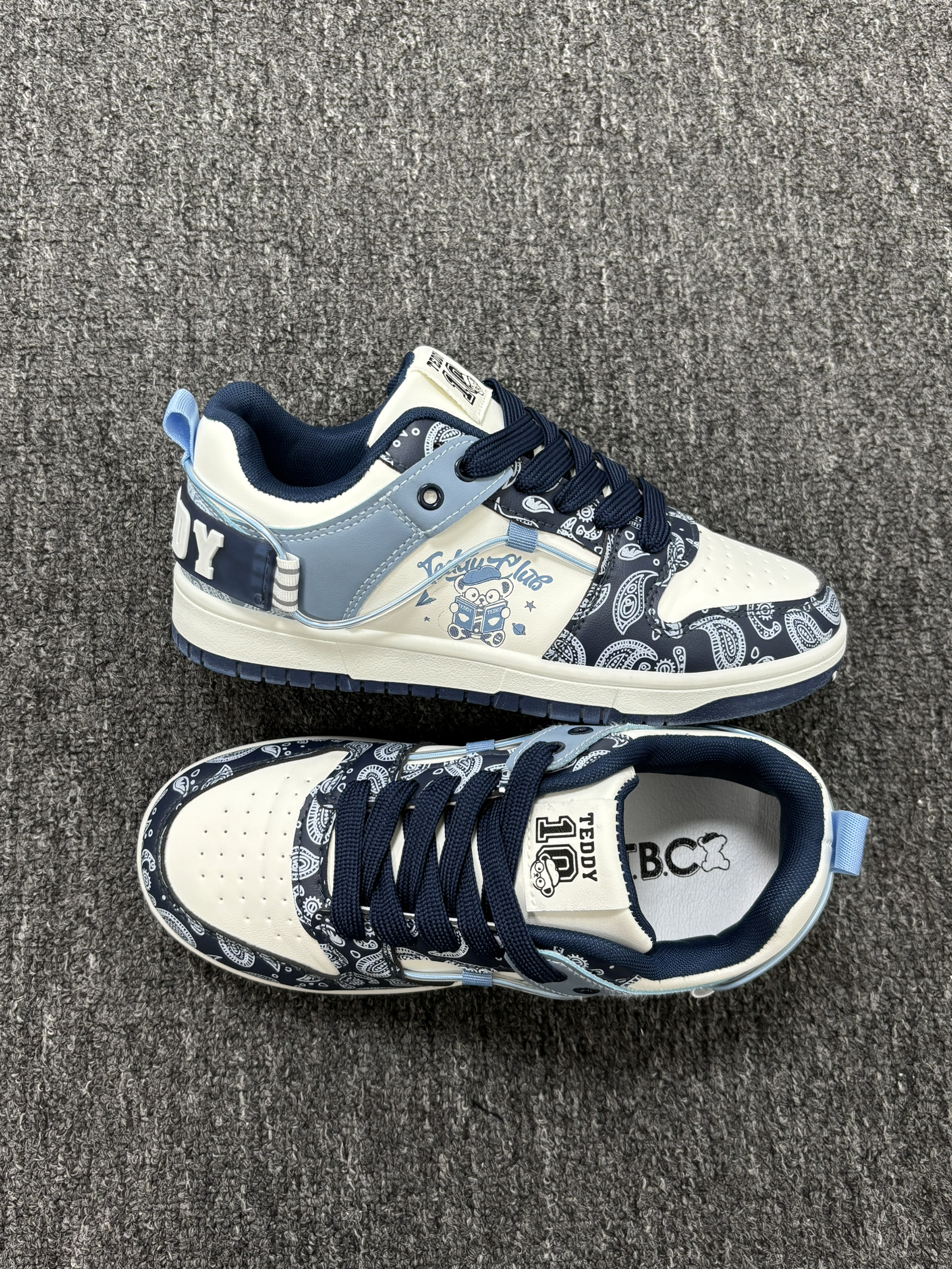 💙藏青色板鞋👟简约大方的板鞋谁看不迷糊啊啊啊~