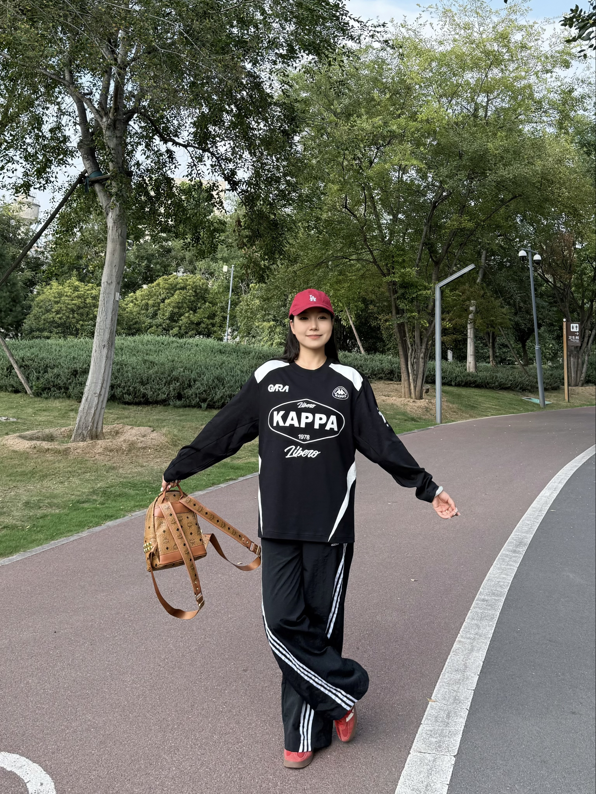 🌿公园运动风穿搭 | Kappa套装+红帽超吸睛