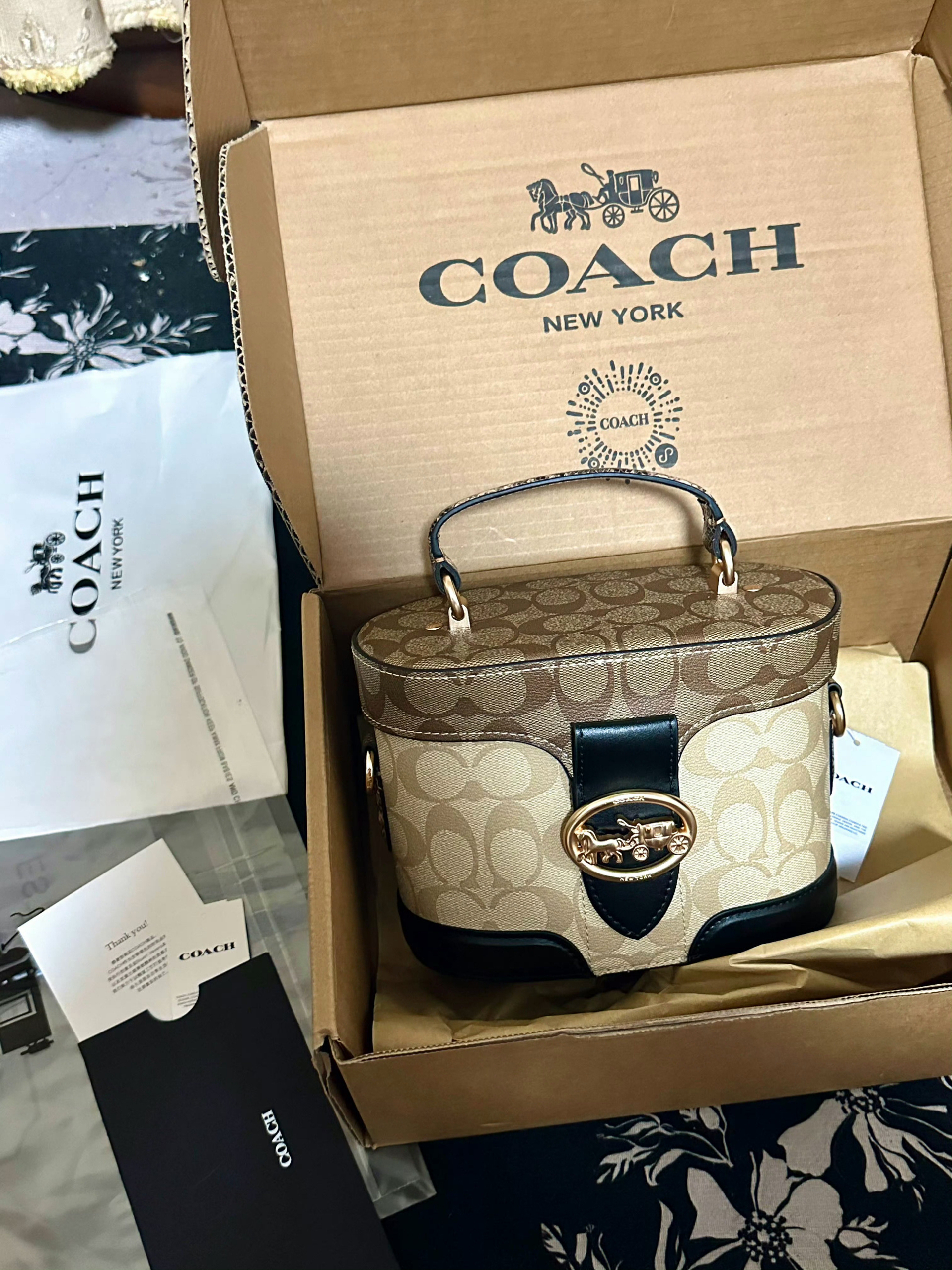 Coach包包到手后的第一件事....