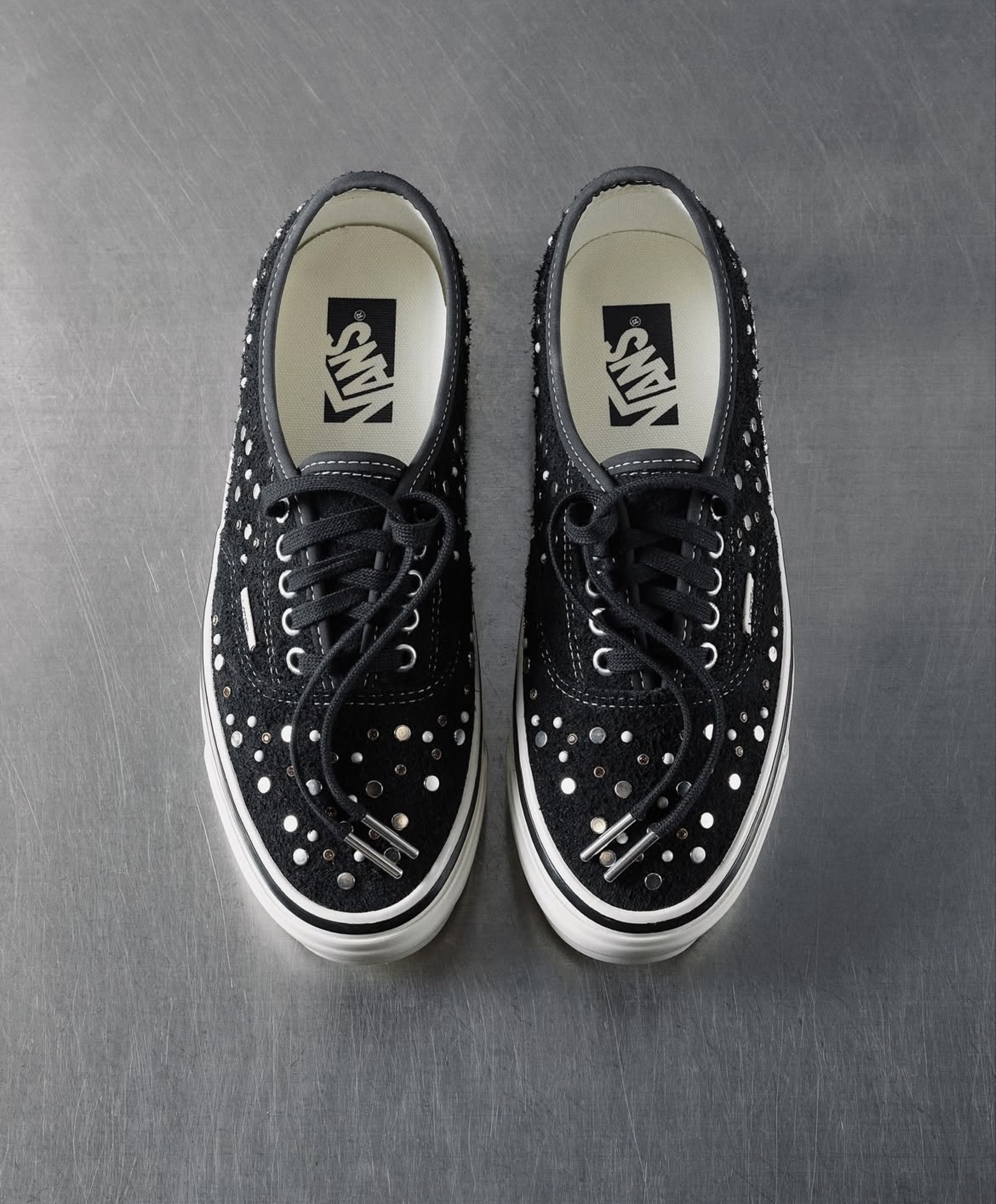 Vans 黑白板鞋又有新花样！