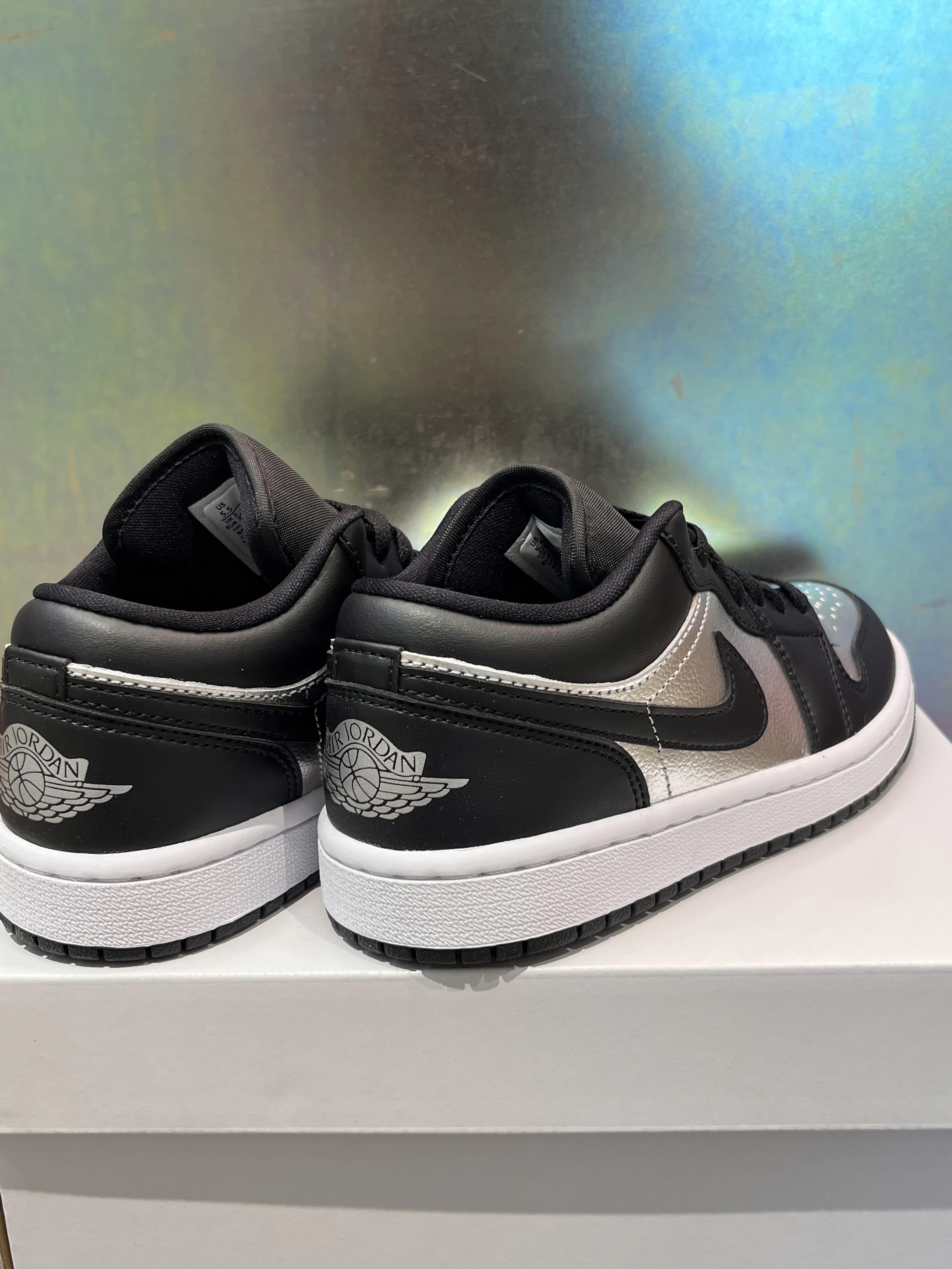 NIKE ｜Air Jordan 1 帅气银黑
