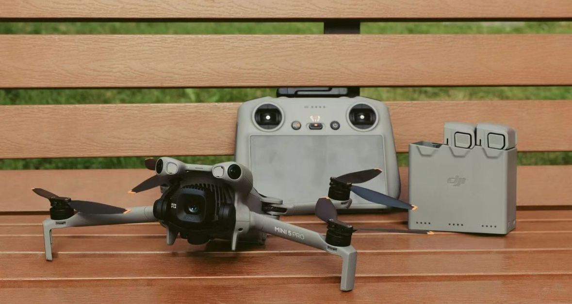 4788元起!旋转镜头下放!大疆DJI Mini 5 Pro无人机初上手!