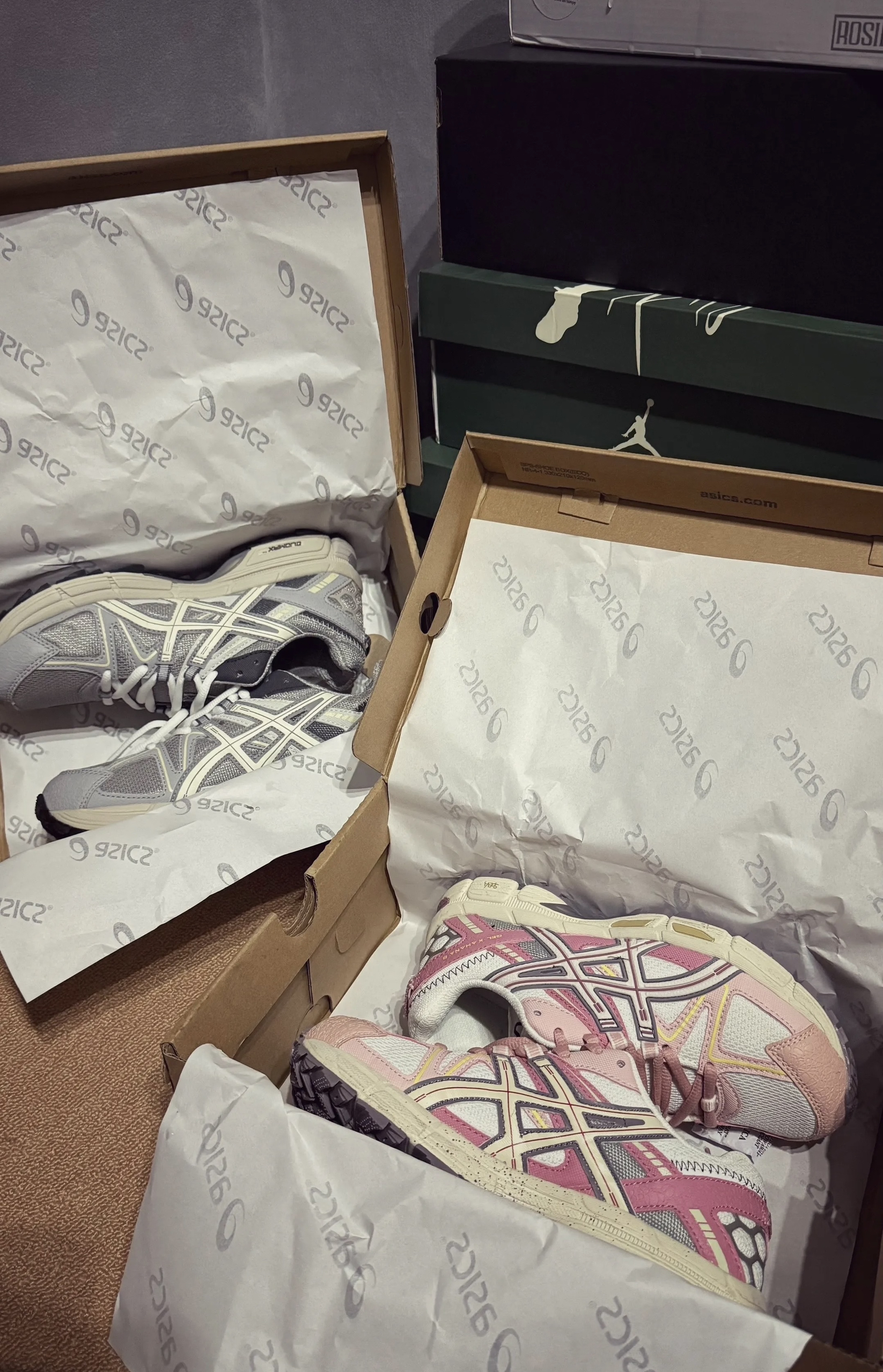 粉灰色情侣款，很合适！