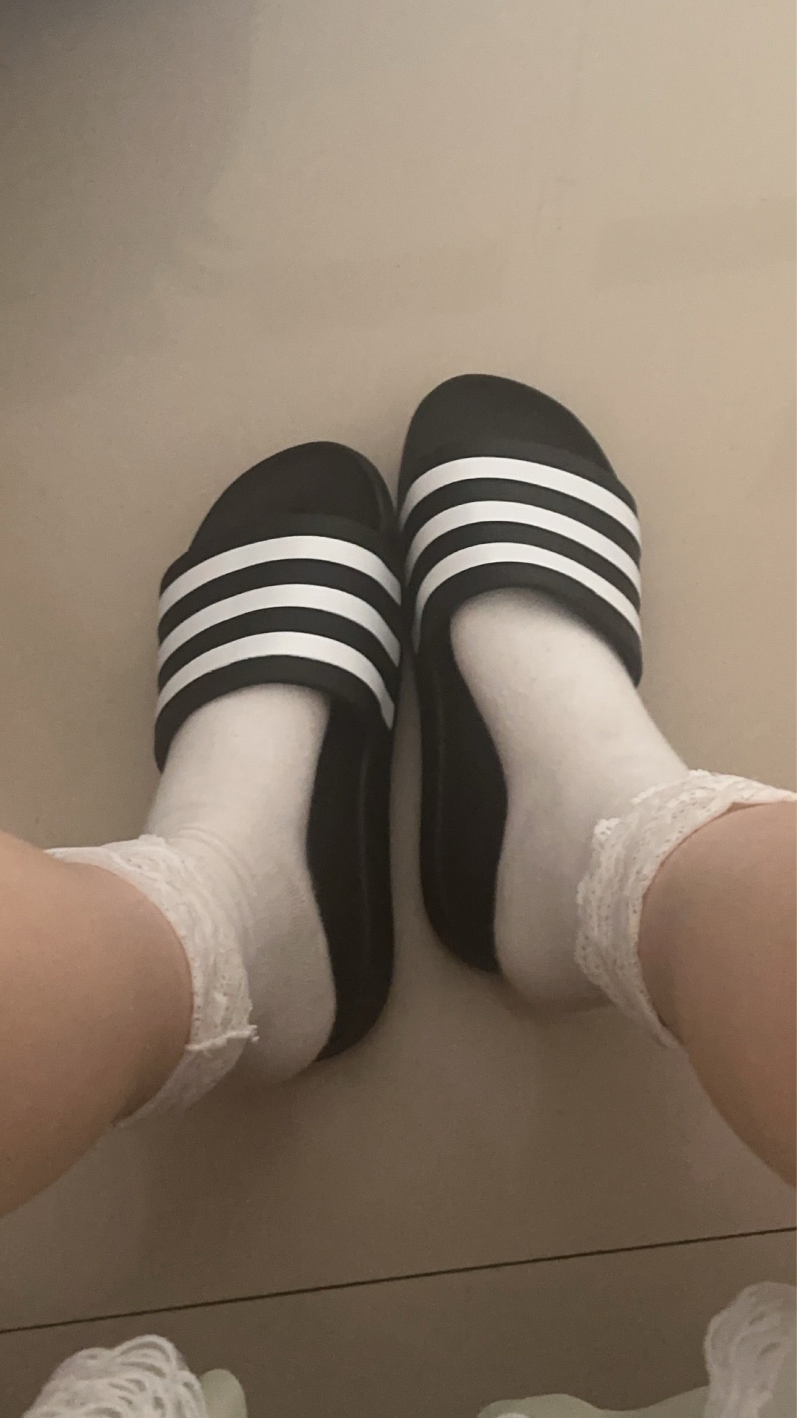 阿迪达斯拖鞋