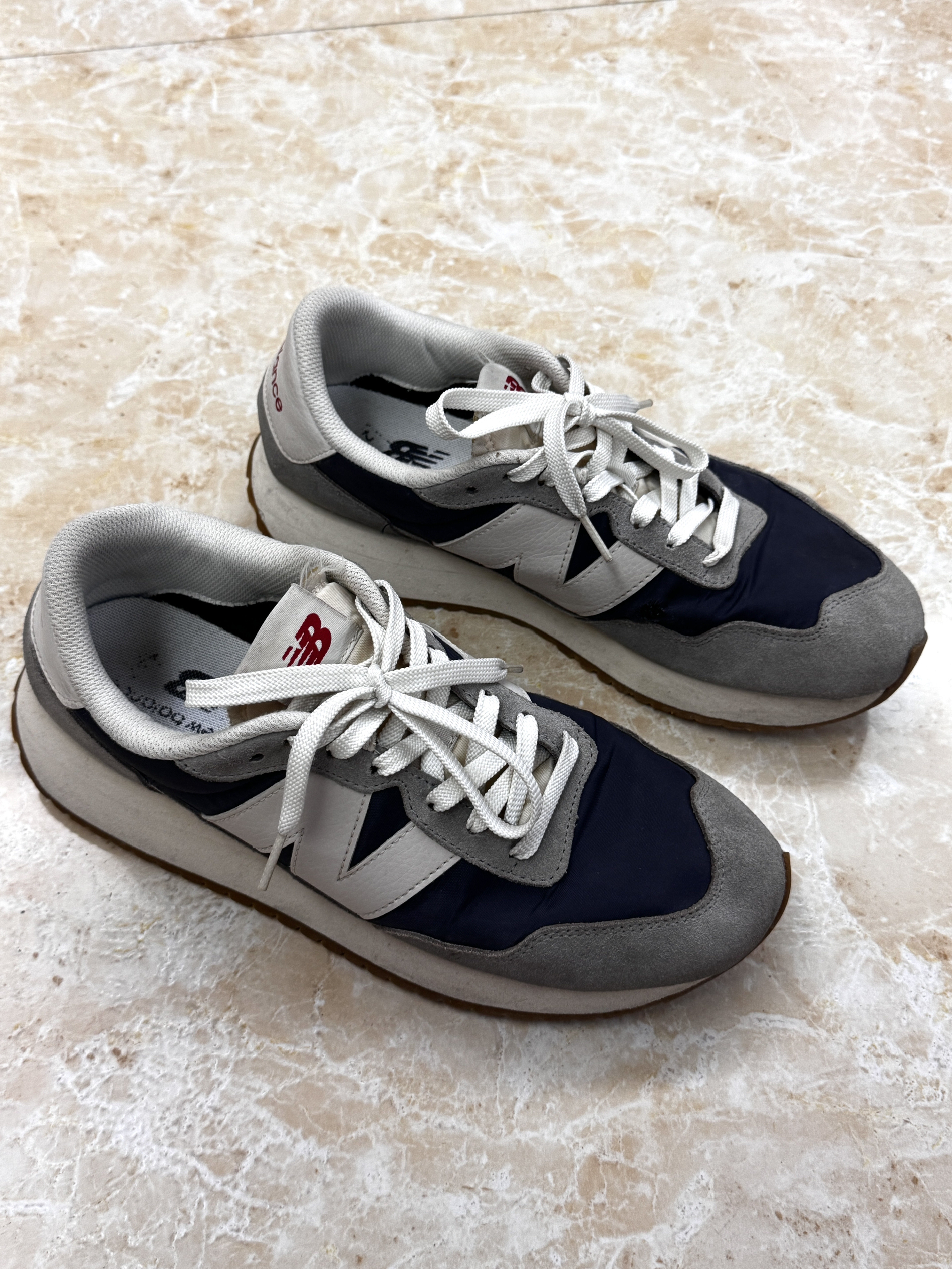 “NB”复古跑鞋🏃➡️🏃➡️🏃➡️:灰蓝配色好搭也好穿~🏃♀️➡️🏃♀️➡️