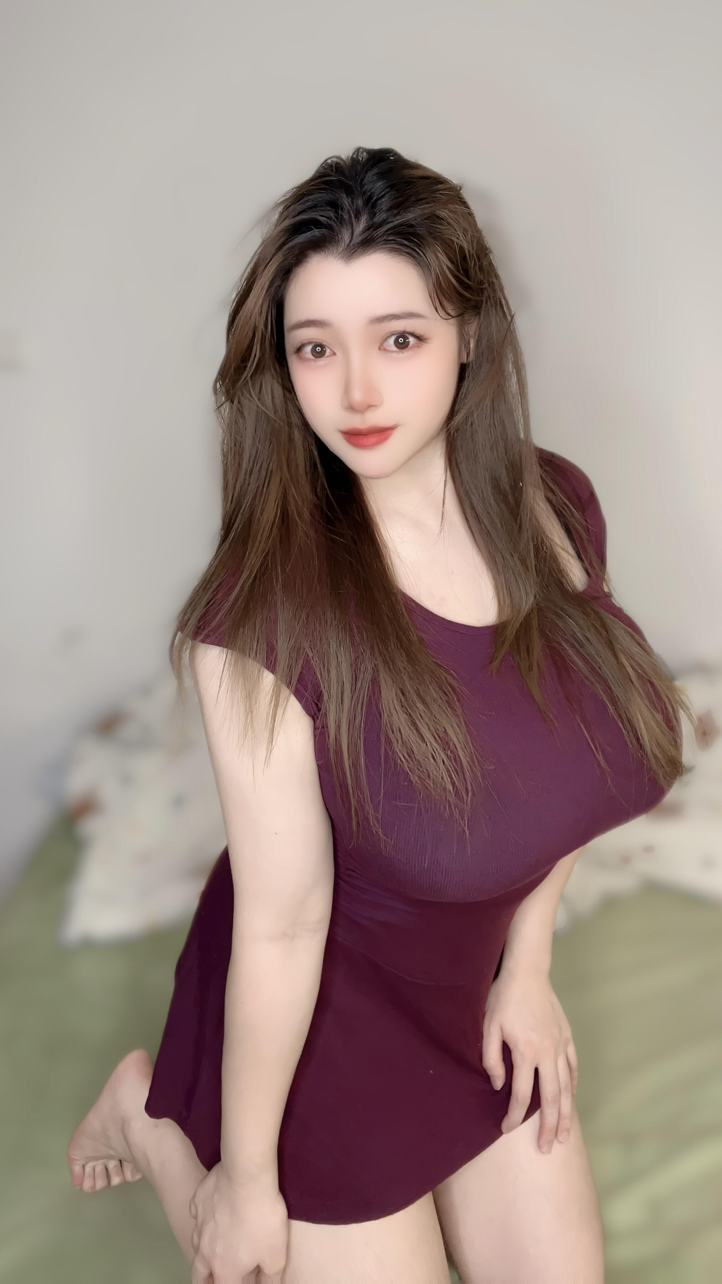 枣红色包臀裙真是收腰呀