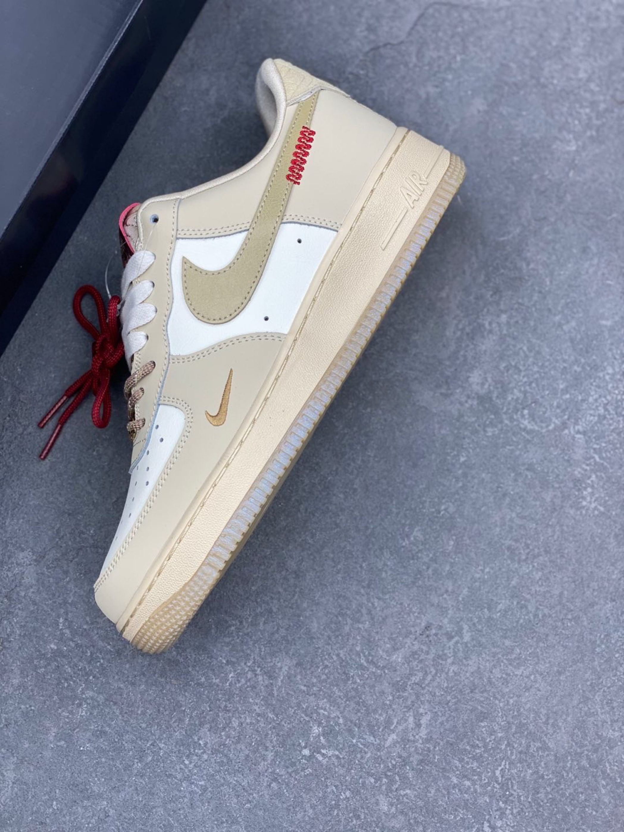 Air Force 107 Low 蛇年白棕