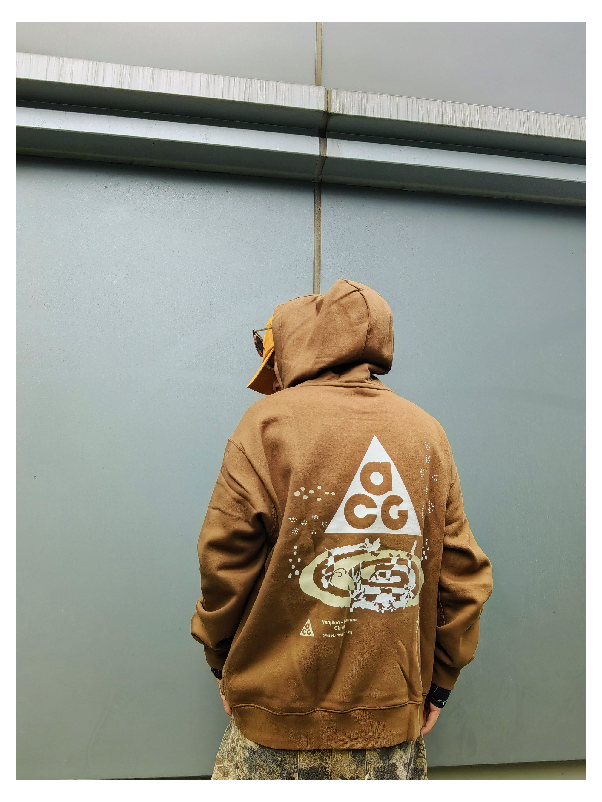 秋日时髦户外风卫衣穿搭分享