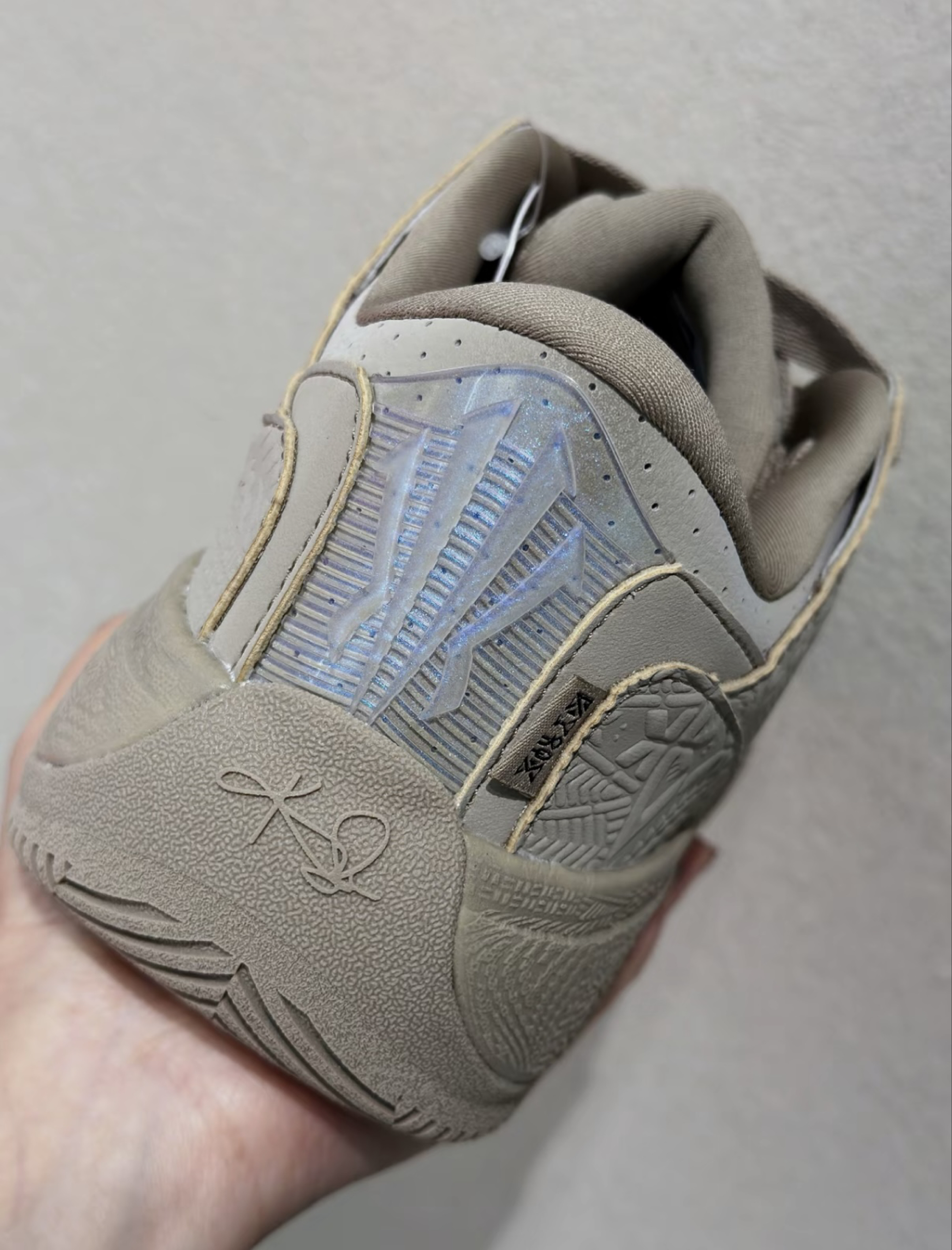 就是爱这个低调又炫彩的欧文标~