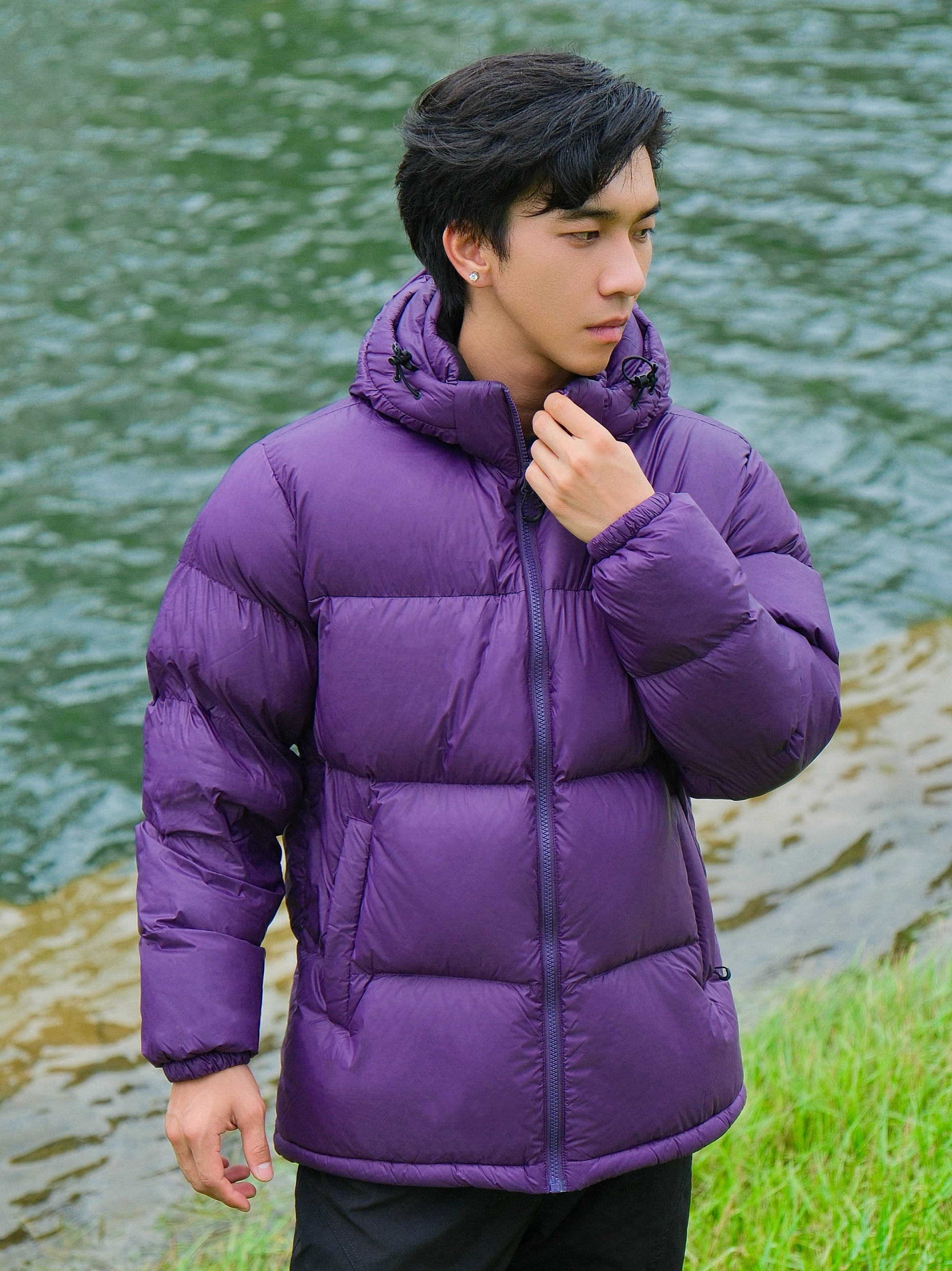 秋冬穿这件紫色羽绒服上身真的抢眼吸睛！