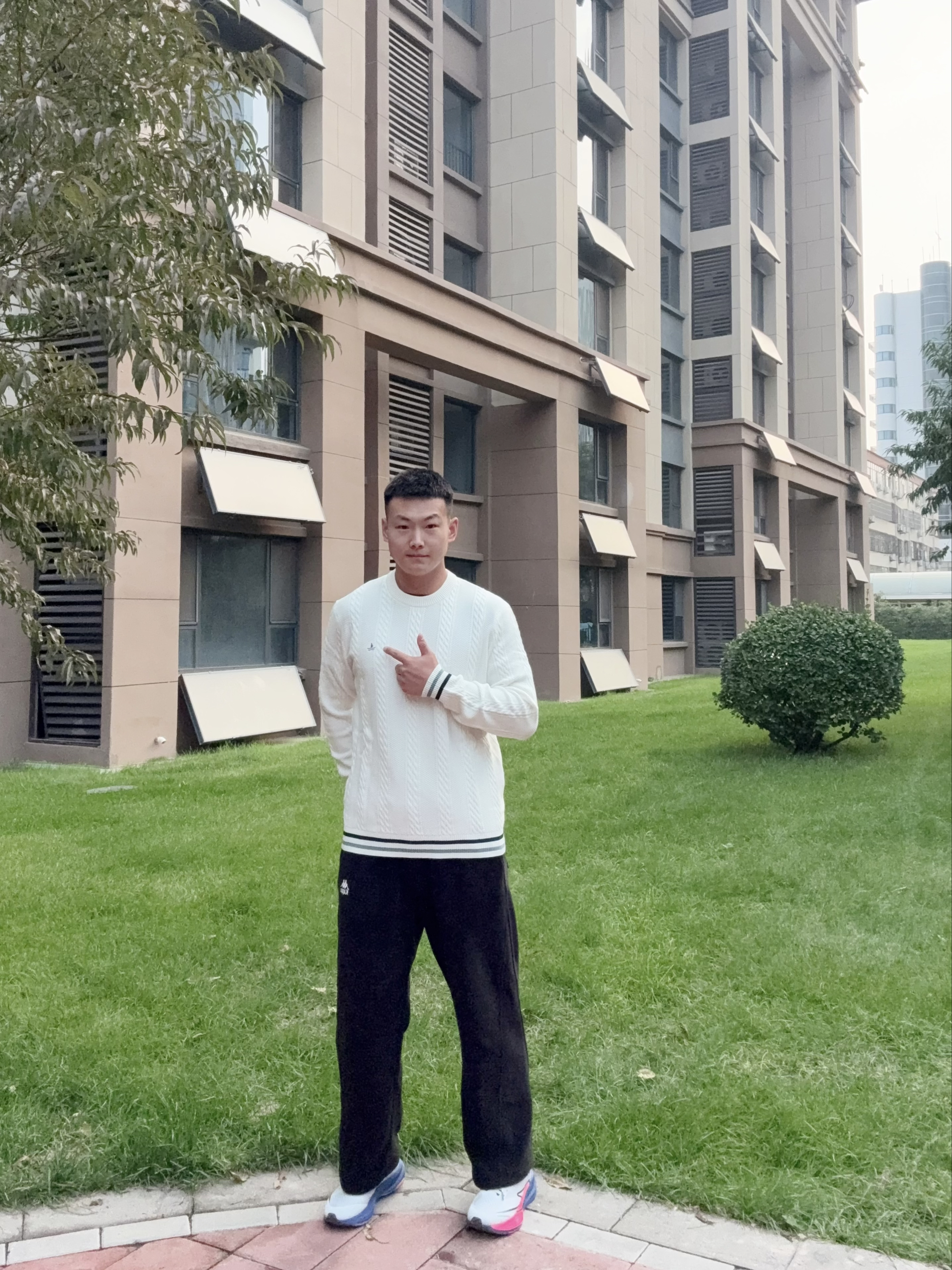 秋天第一件毛衣｜奶fufu的松弛感谁穿谁知道